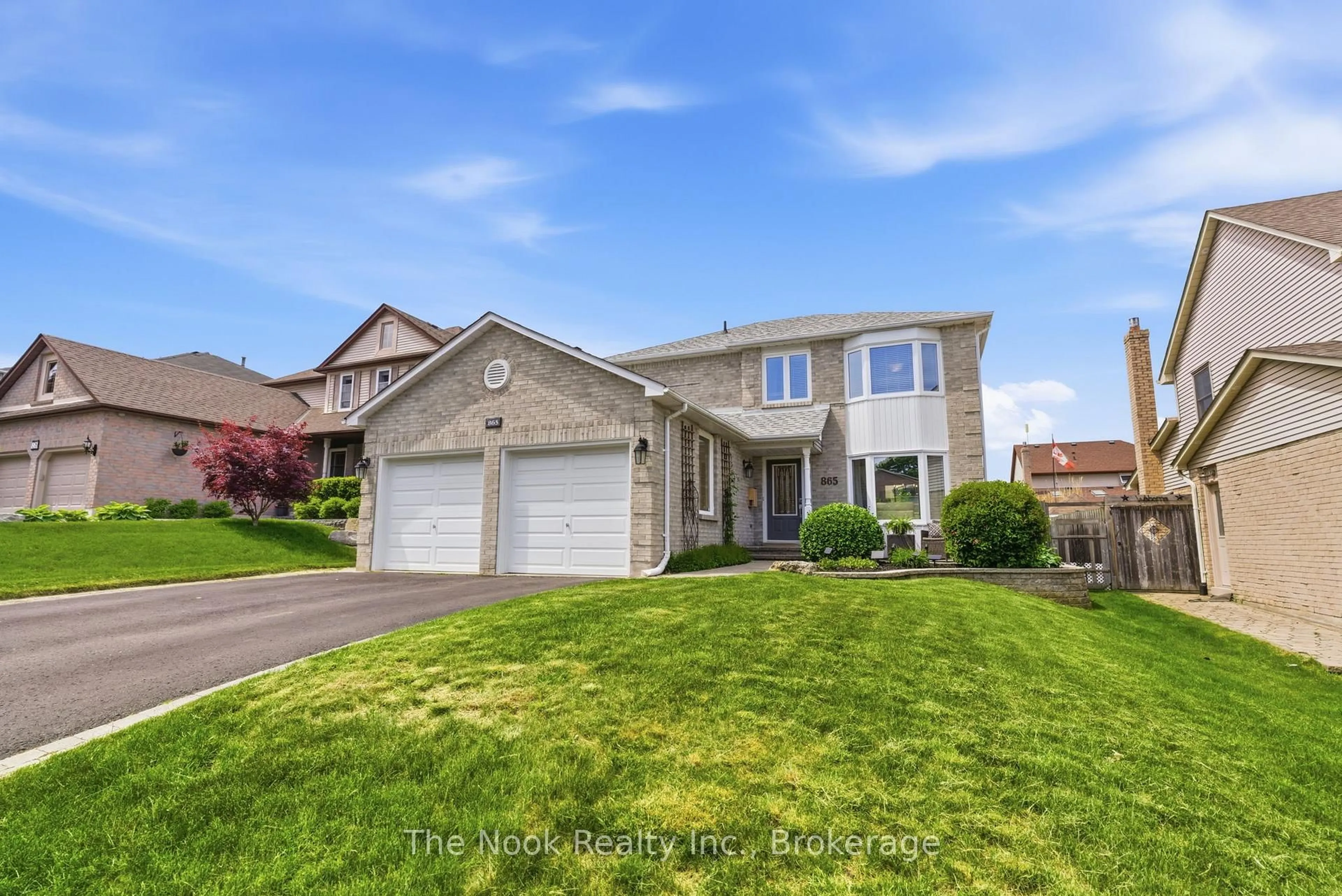 Home with vinyl exterior material, street for 865 Lochness Cres, Oshawa Ontario L1J 7P9