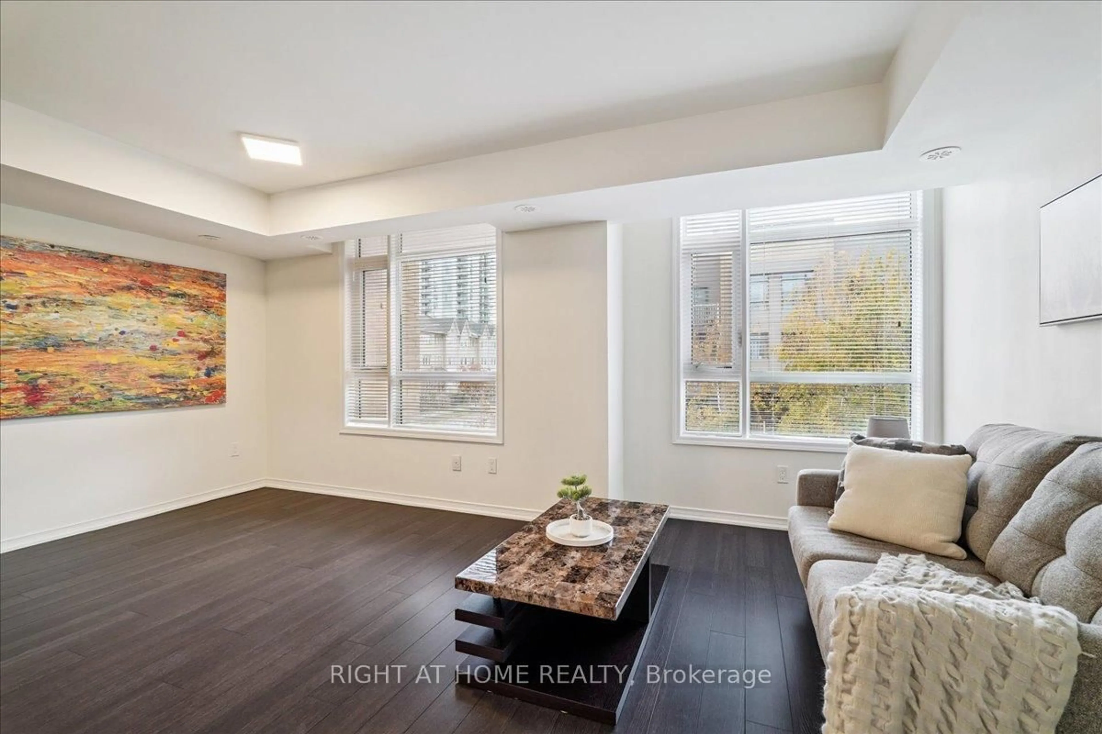 A pic of a room for 90 Orchid Place Dr #304, Toronto Ontario M1B 0C4