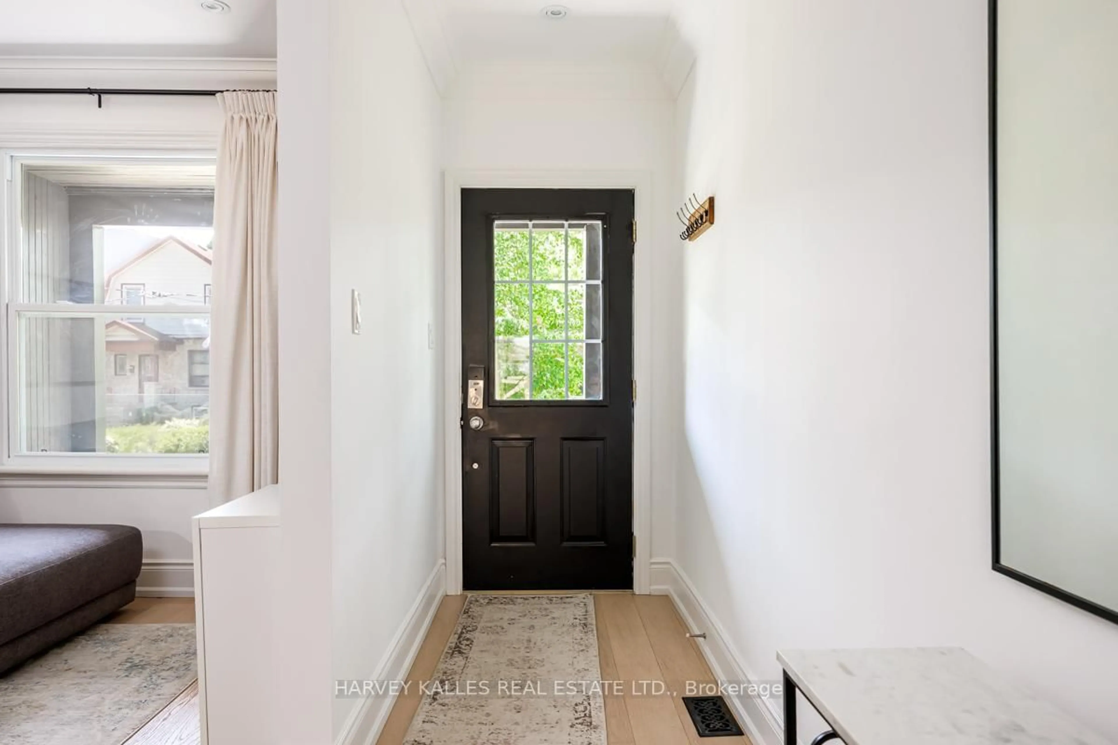 Indoor entryway for 89 Gough Ave, Toronto Ontario M4K 3N9