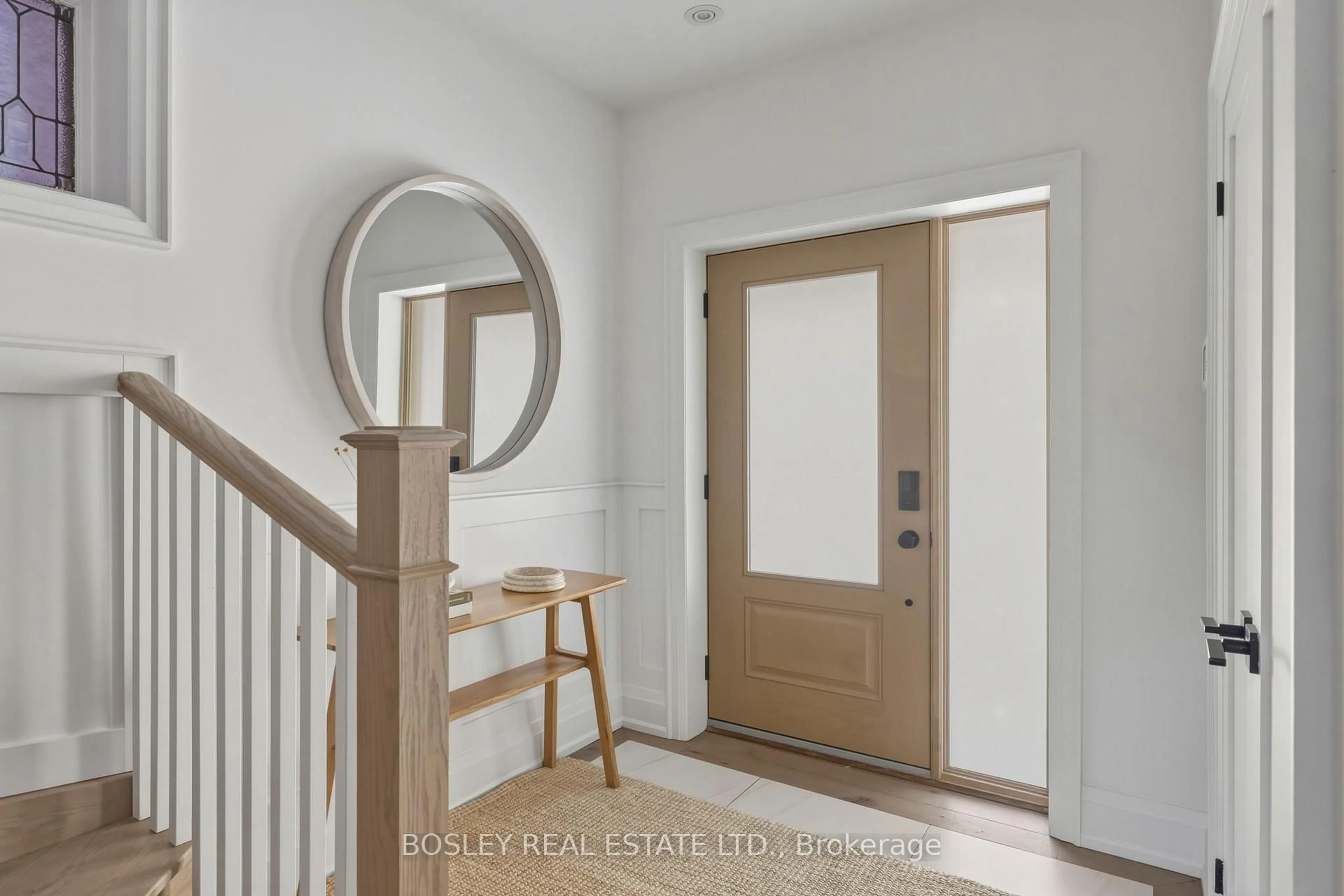 Indoor entryway for 19 Lark St, Toronto Ontario M4L 3M5