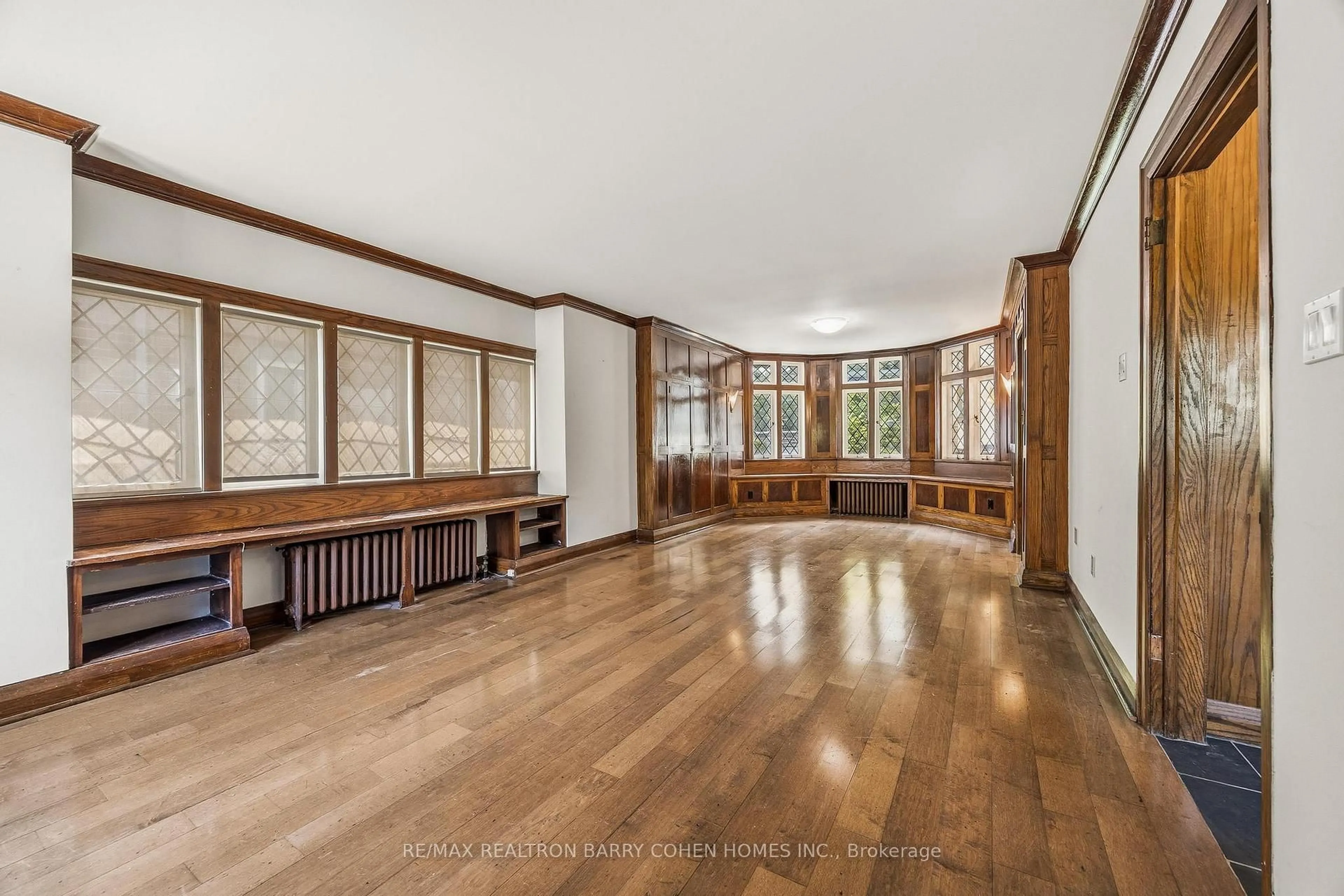 Indoor foyer for 138 Fallingbrook Rd, Toronto Ontario M1N 2T6