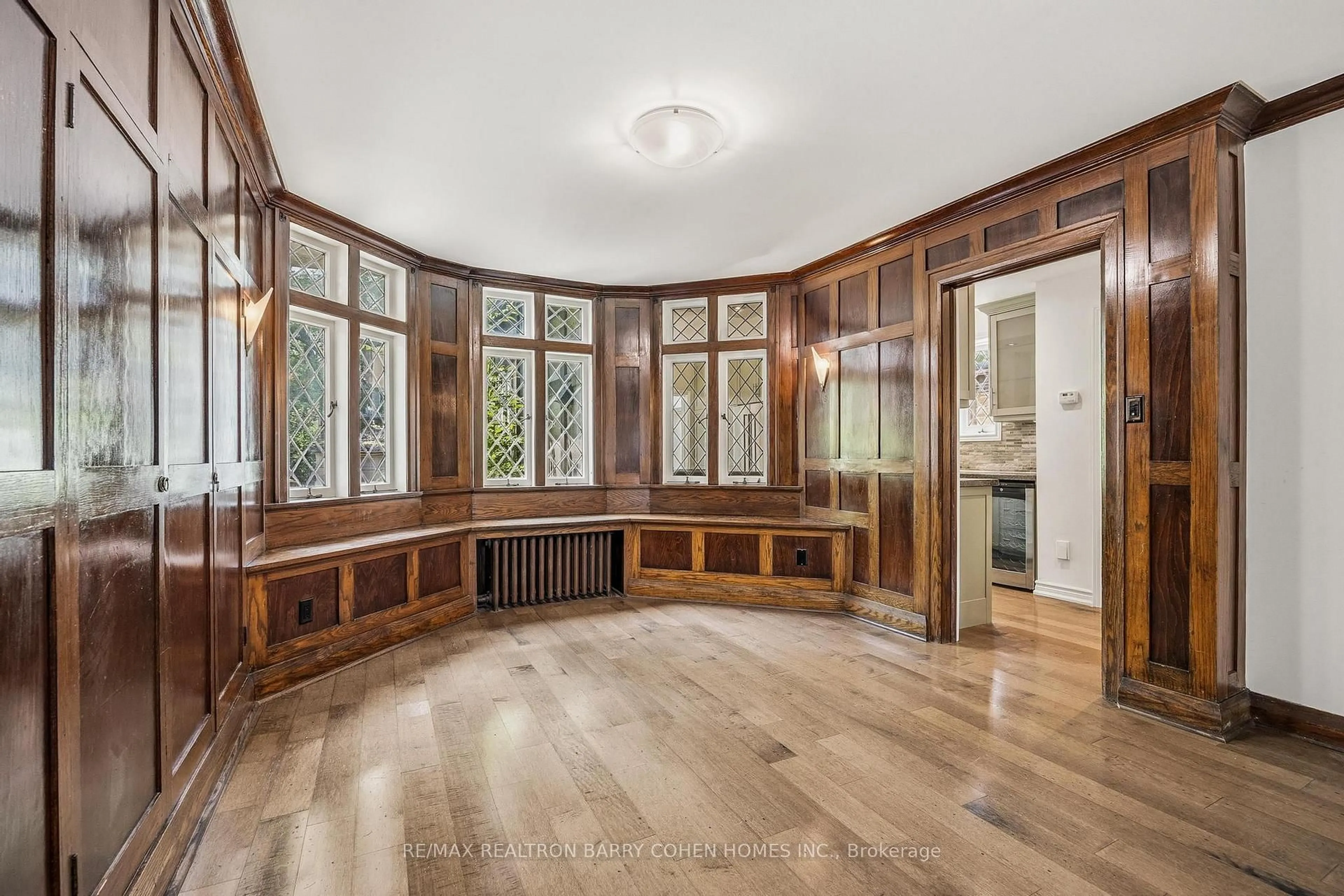 Indoor foyer for 138 Fallingbrook Rd, Toronto Ontario M1N 2T6