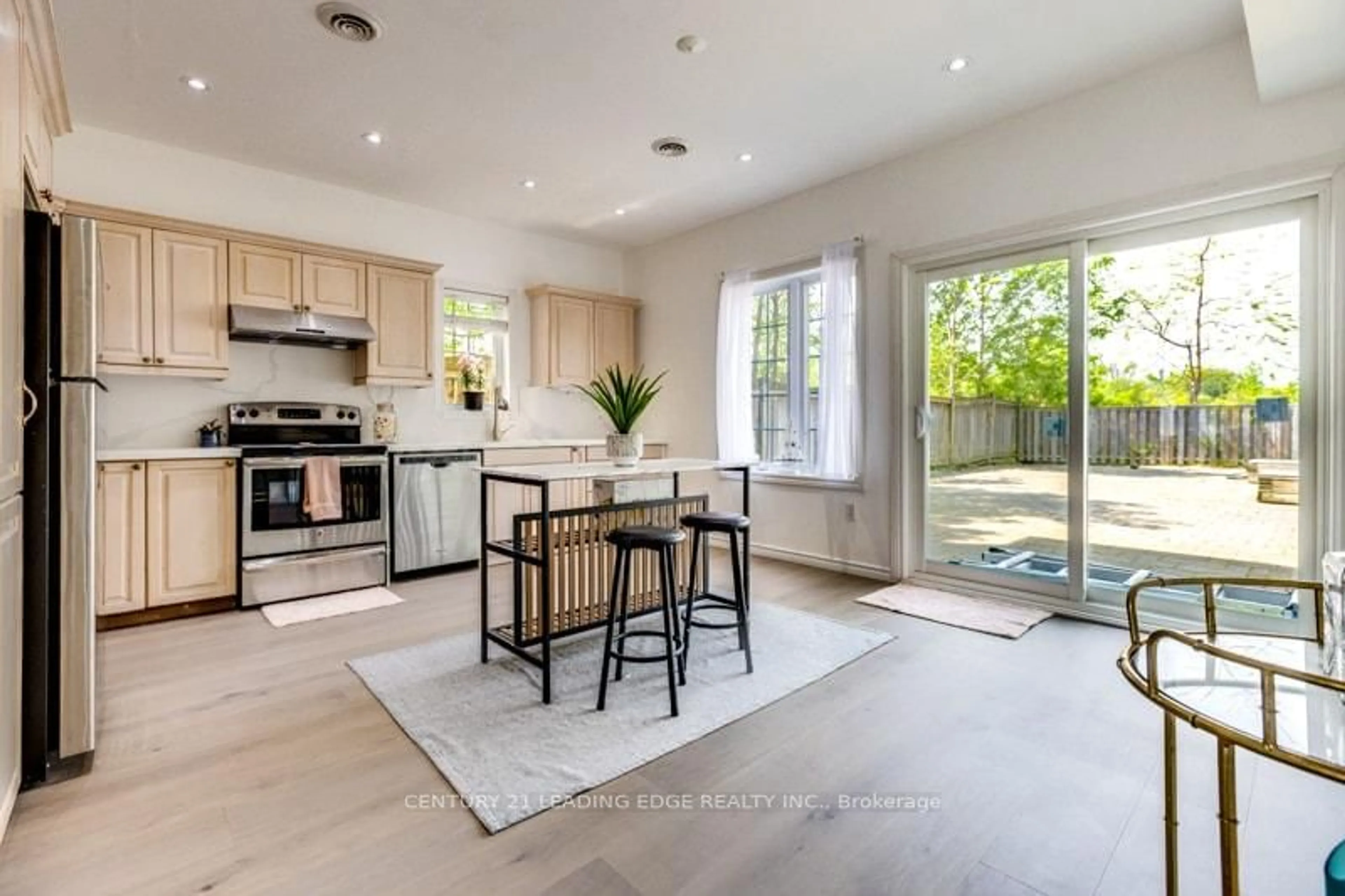 Open concept kitchen, ceramic/tile floor for 55 ONTORO Blvd, Ajax Ontario L1Z 1X6