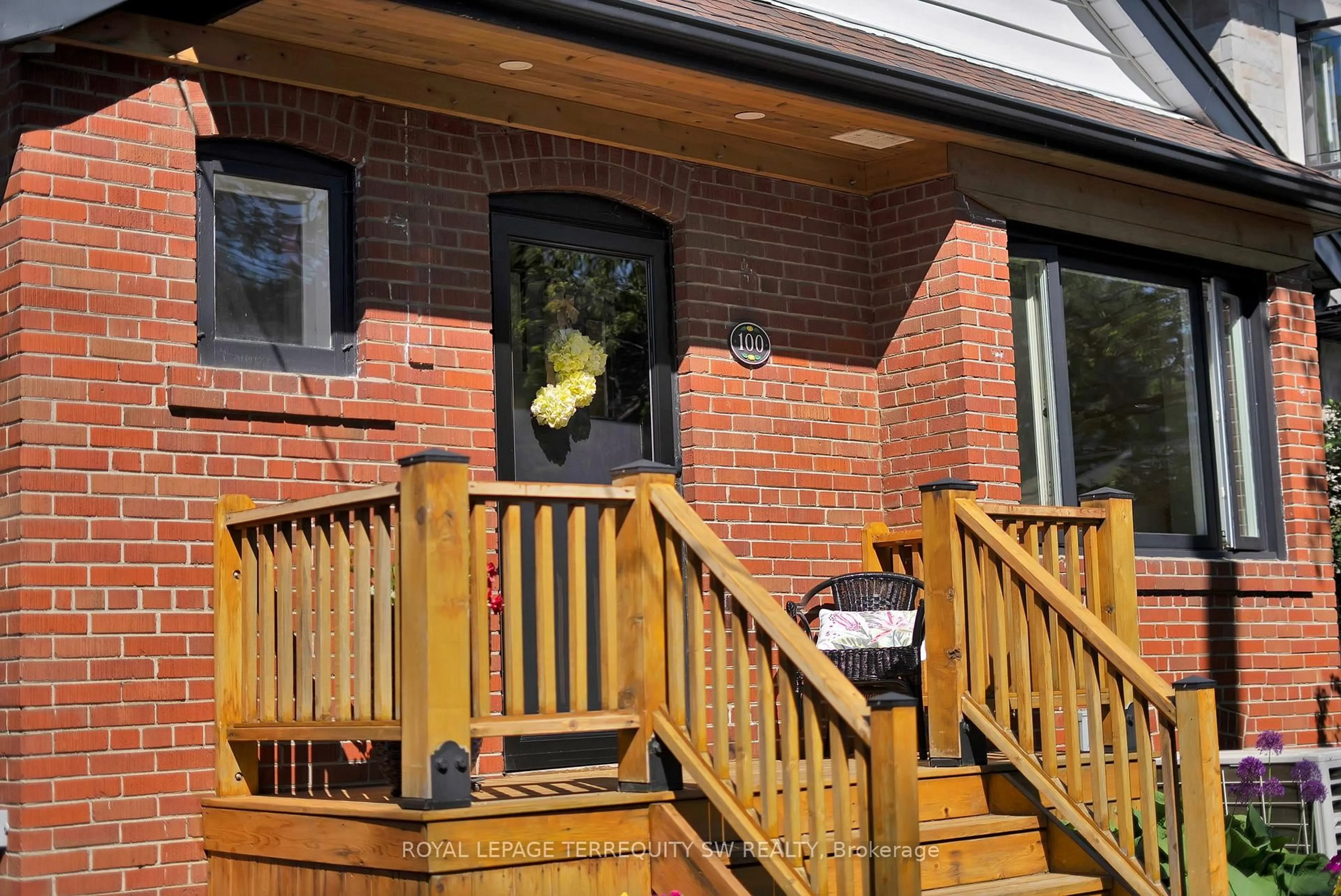 Home with brick exterior material, street for 100 Harding Blvd, Toronto Ontario M1N 3E2