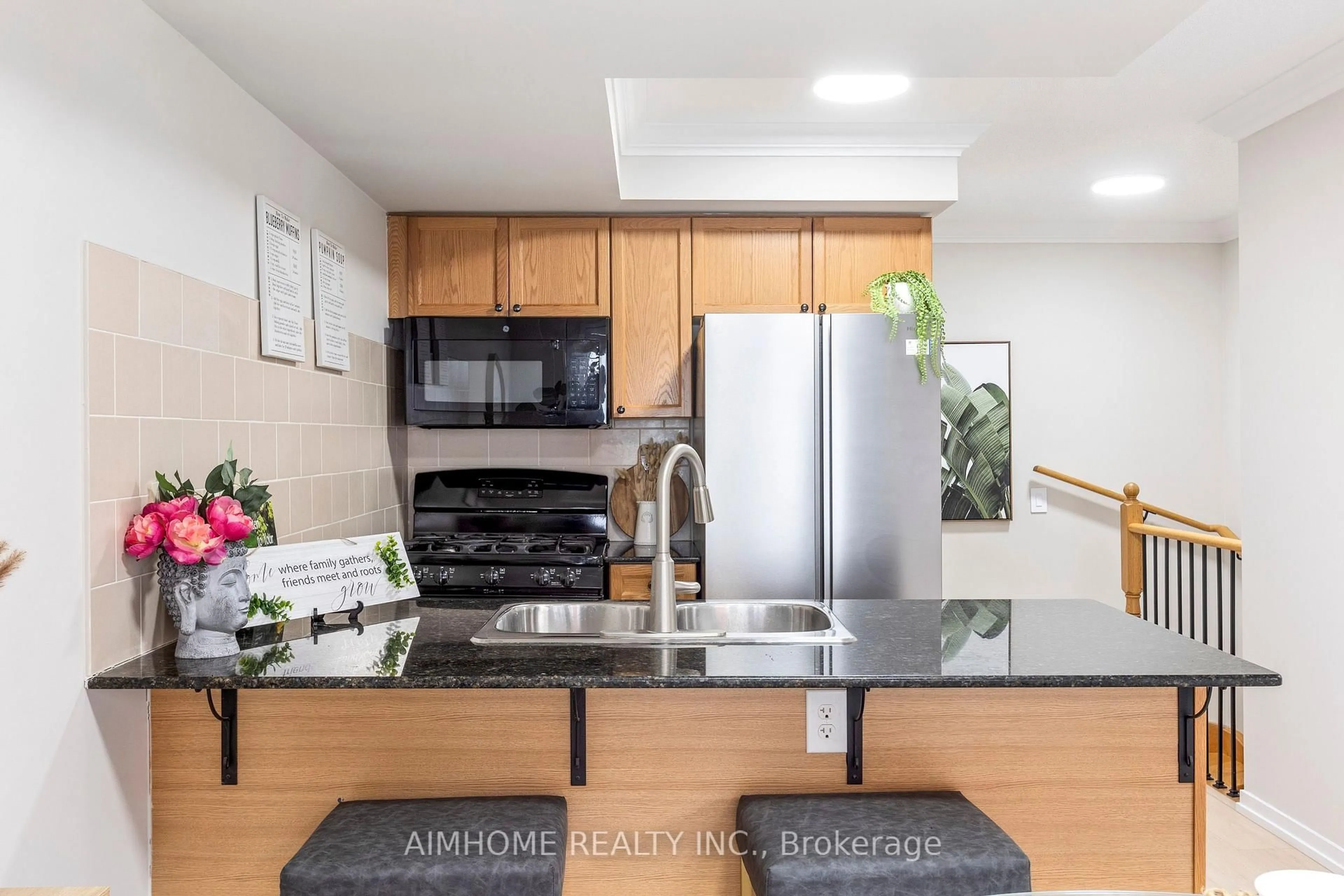 Standard kitchen, unknown for 29 Frances Loring Lane #6, Toronto Ontario M4M 3E8