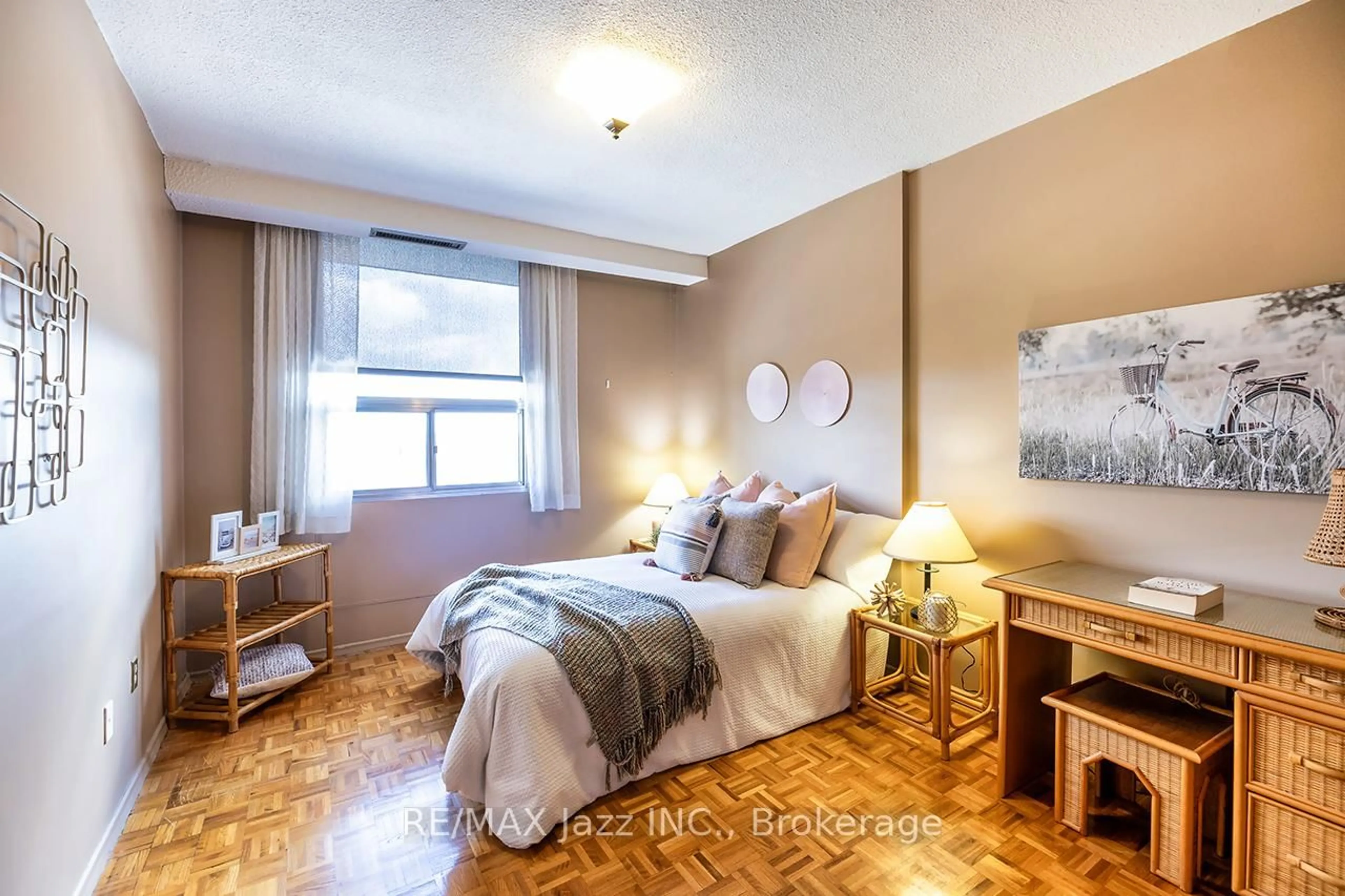 Bedroom with bed, wood/laminate floor for 92 Church St #PH 4, Ajax Ontario L1S 6B4