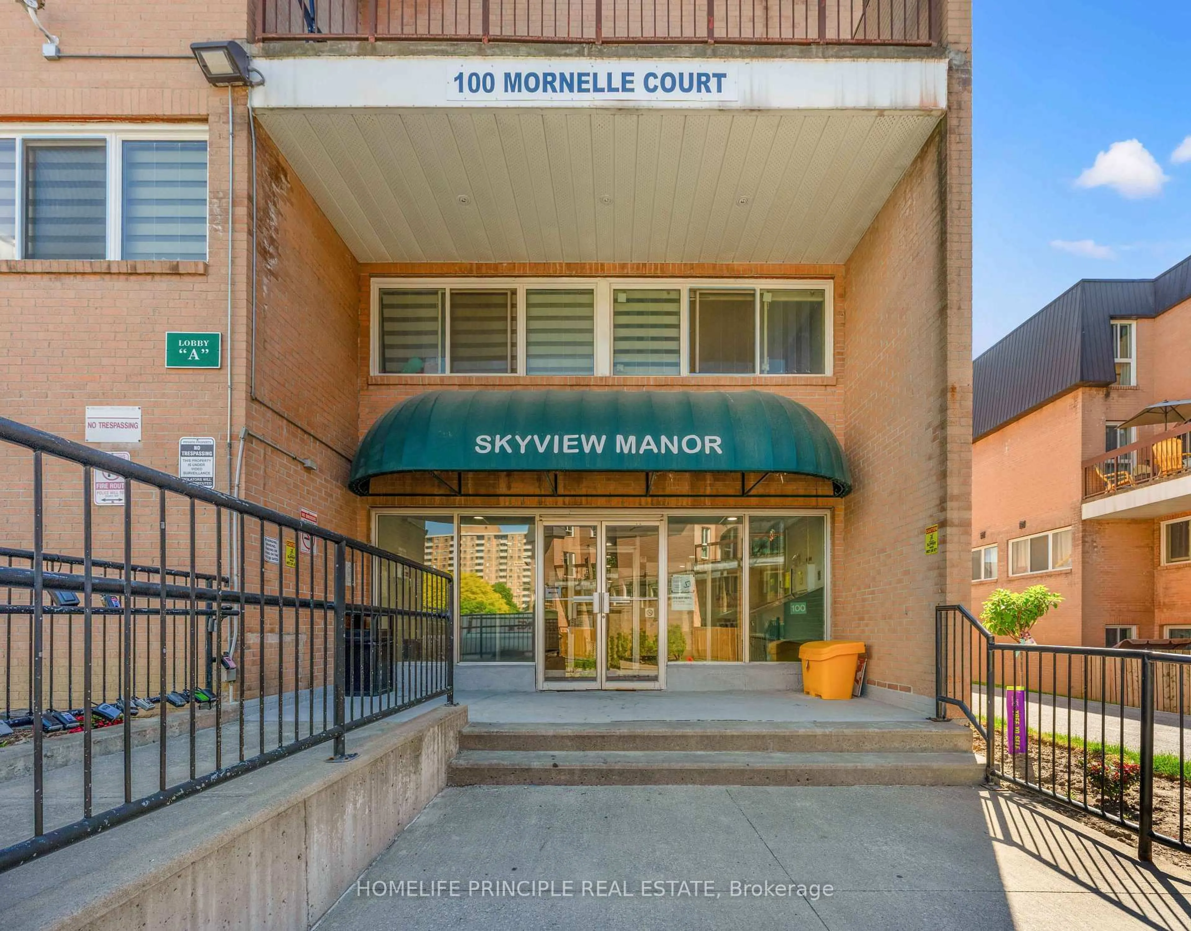 Indoor foyer for 100 Mornelle Crt #1059, Toronto Ontario M1E 4X2