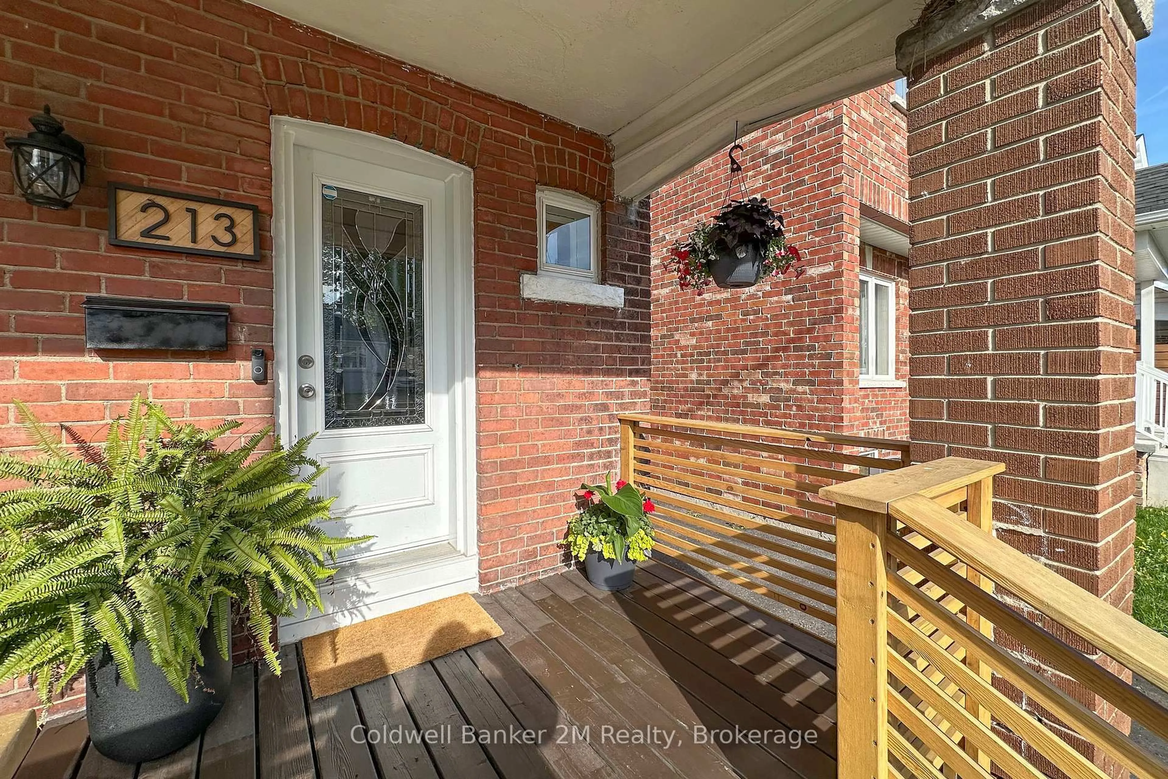 Indoor entryway for 213 Huron St, Oshawa Ontario L1H 5E5
