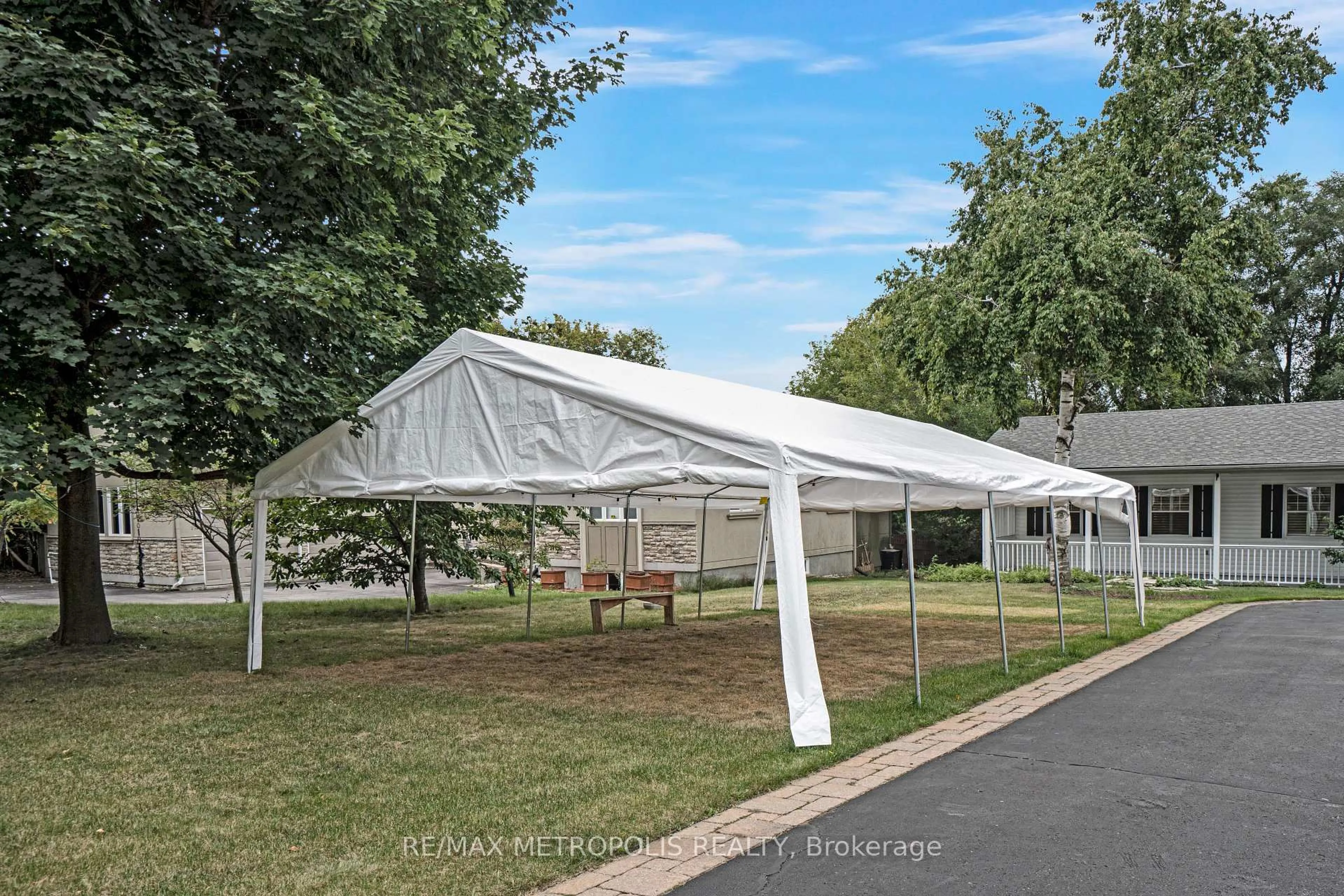 Unknown for 1872 Appleview Rd, Pickering Ontario L1V 1T8