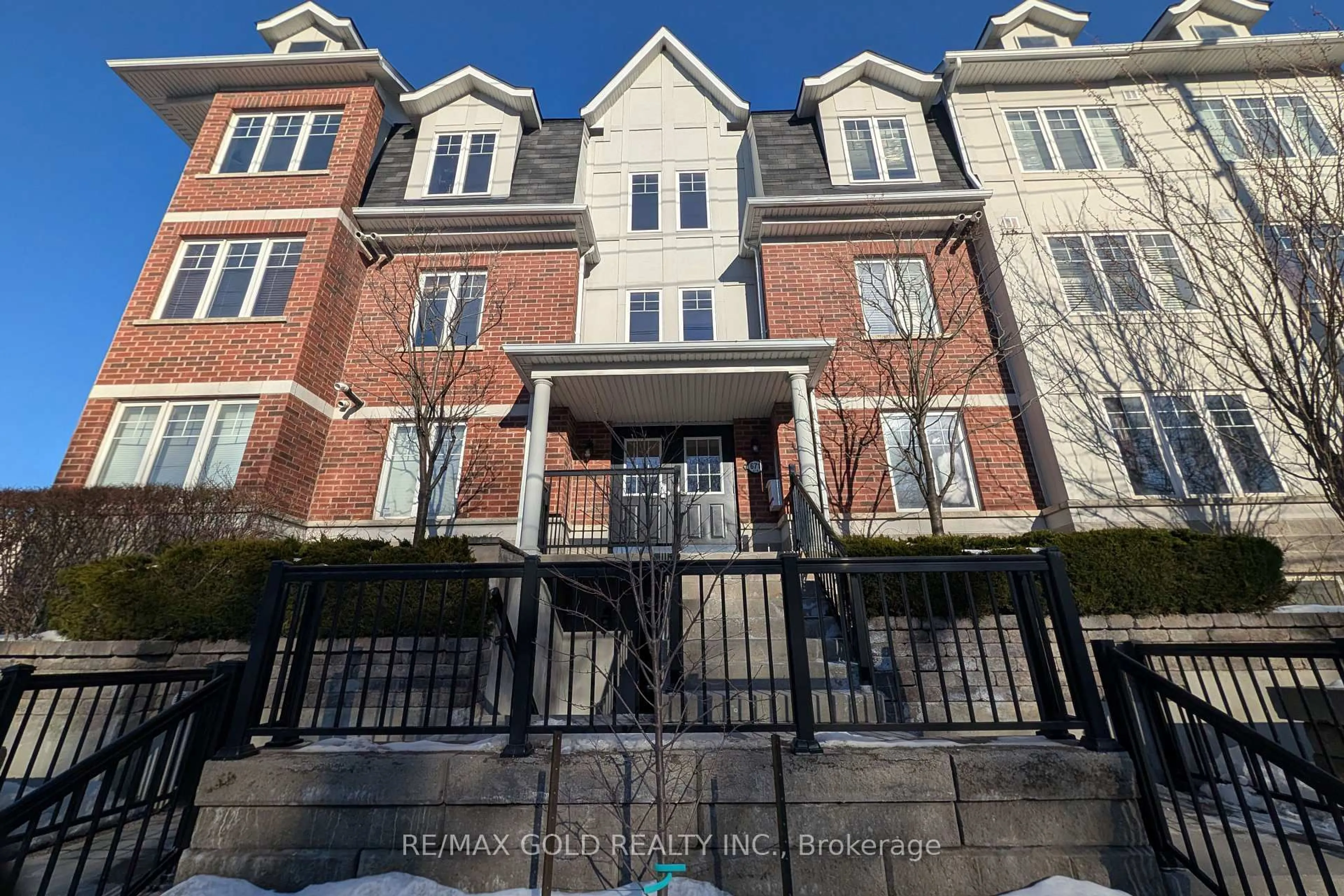 Home with brick exterior material, building for 671A Warden Ave #26, Toronto Ontario M1L 0G3