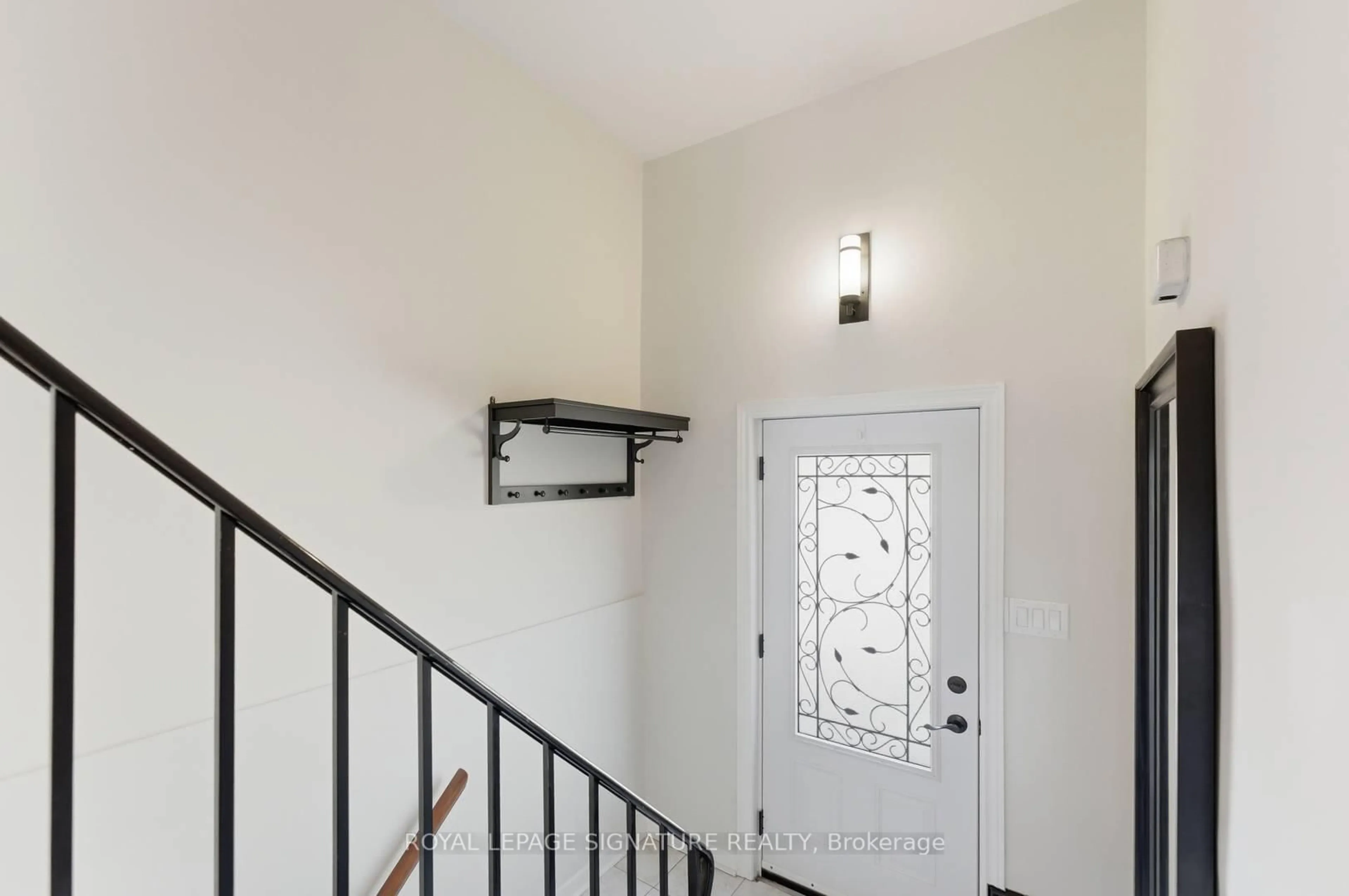 Indoor entryway for 121 Centennial Rd #42, Toronto Ontario M1C 1Z7
