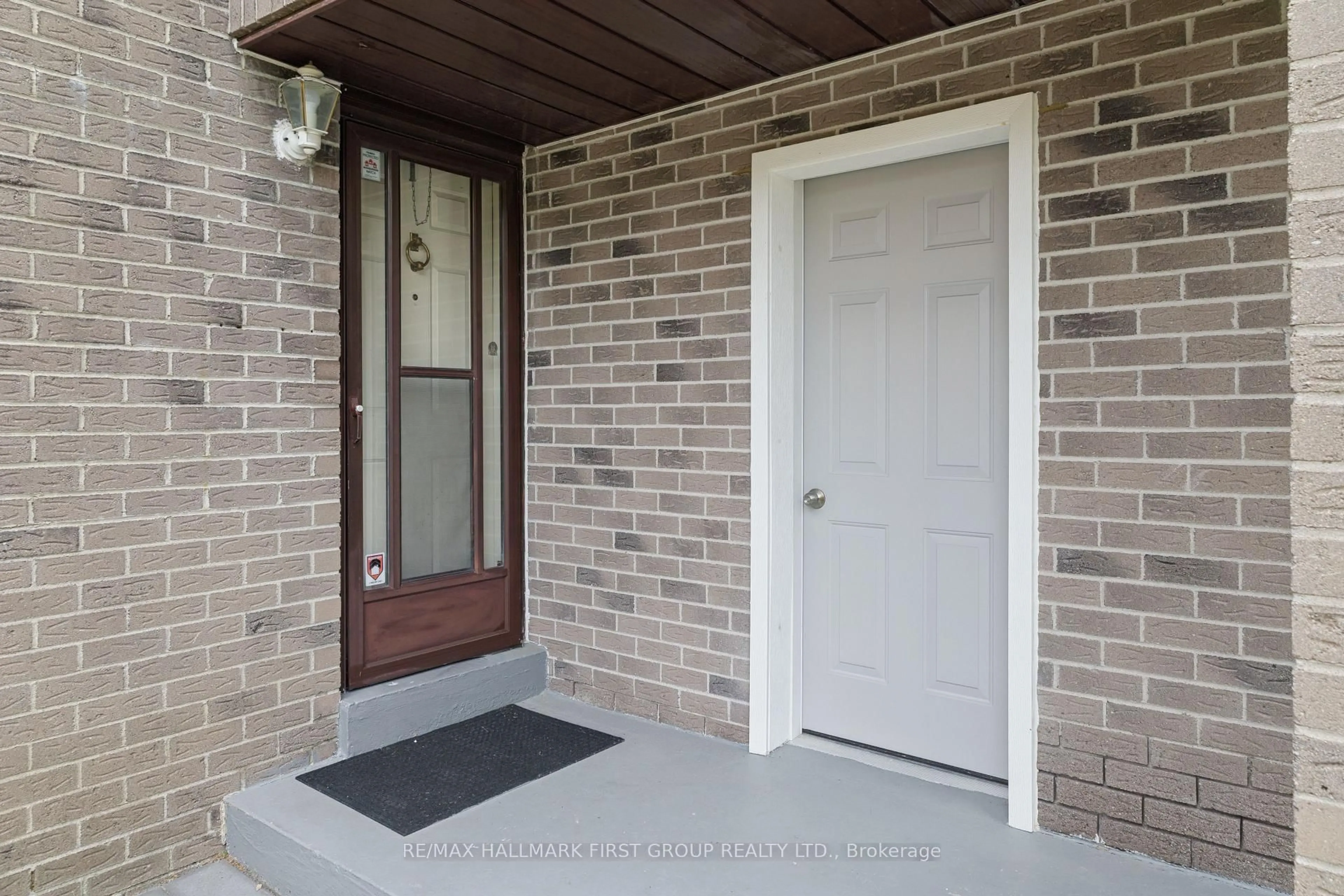Indoor entryway for 50 Radford Dr, Ajax Ontario L1T 2G4