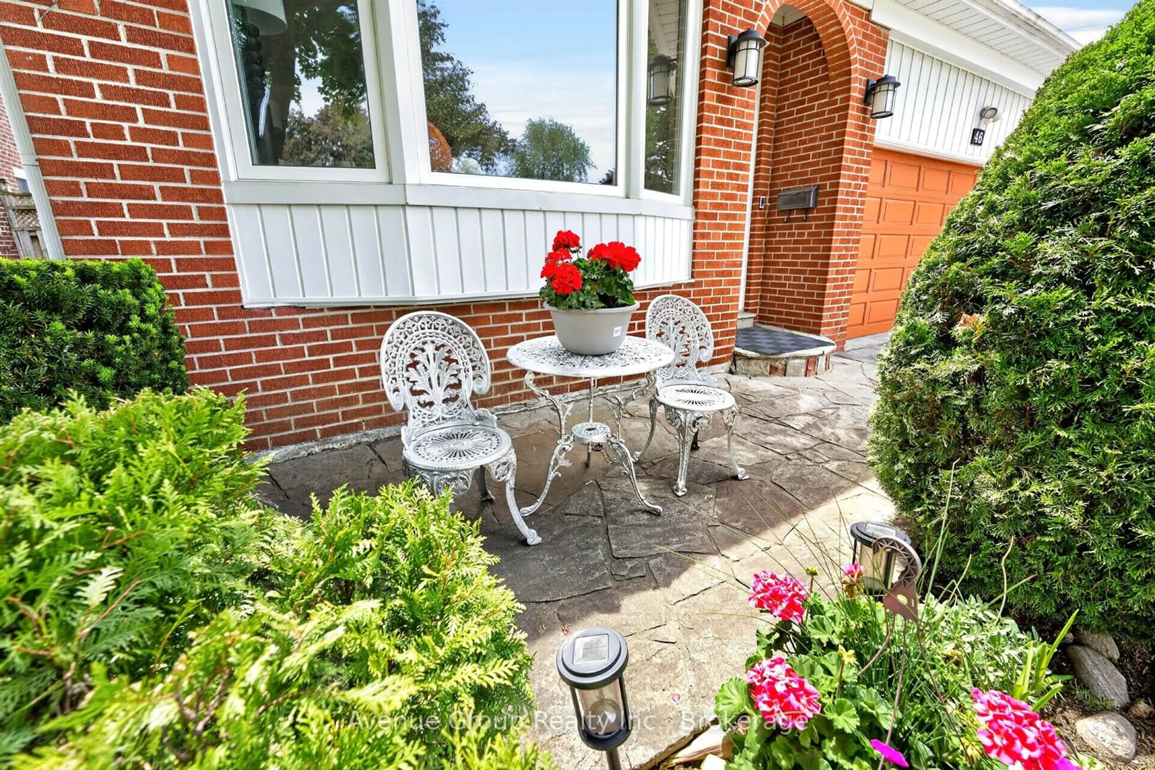 Patio, street for 46 Dunsdale Sq, Toronto Ontario M1S 2L8