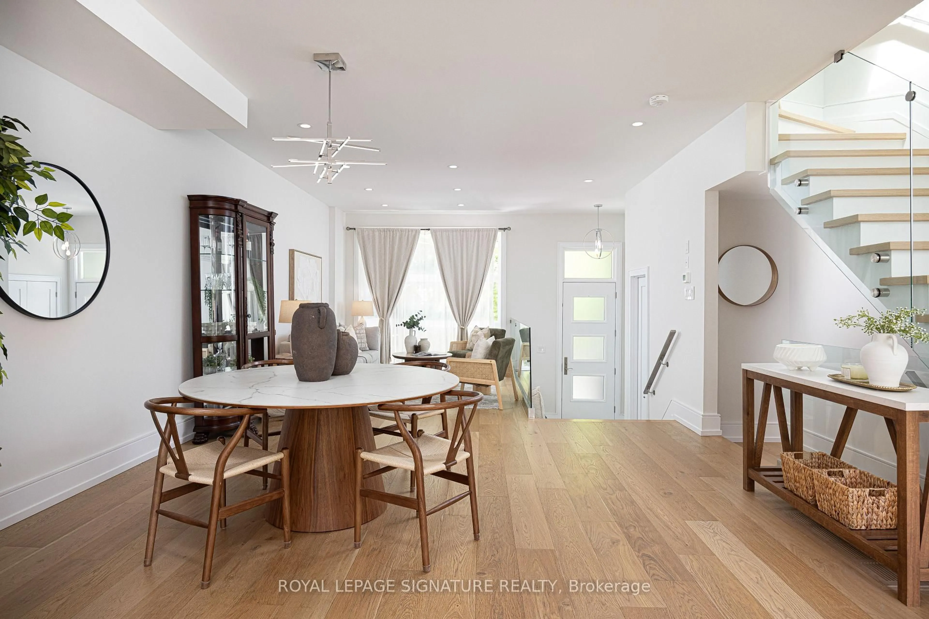 Dining room, unknown for 569 Craven Rd, Toronto Ontario M4L 2Z6