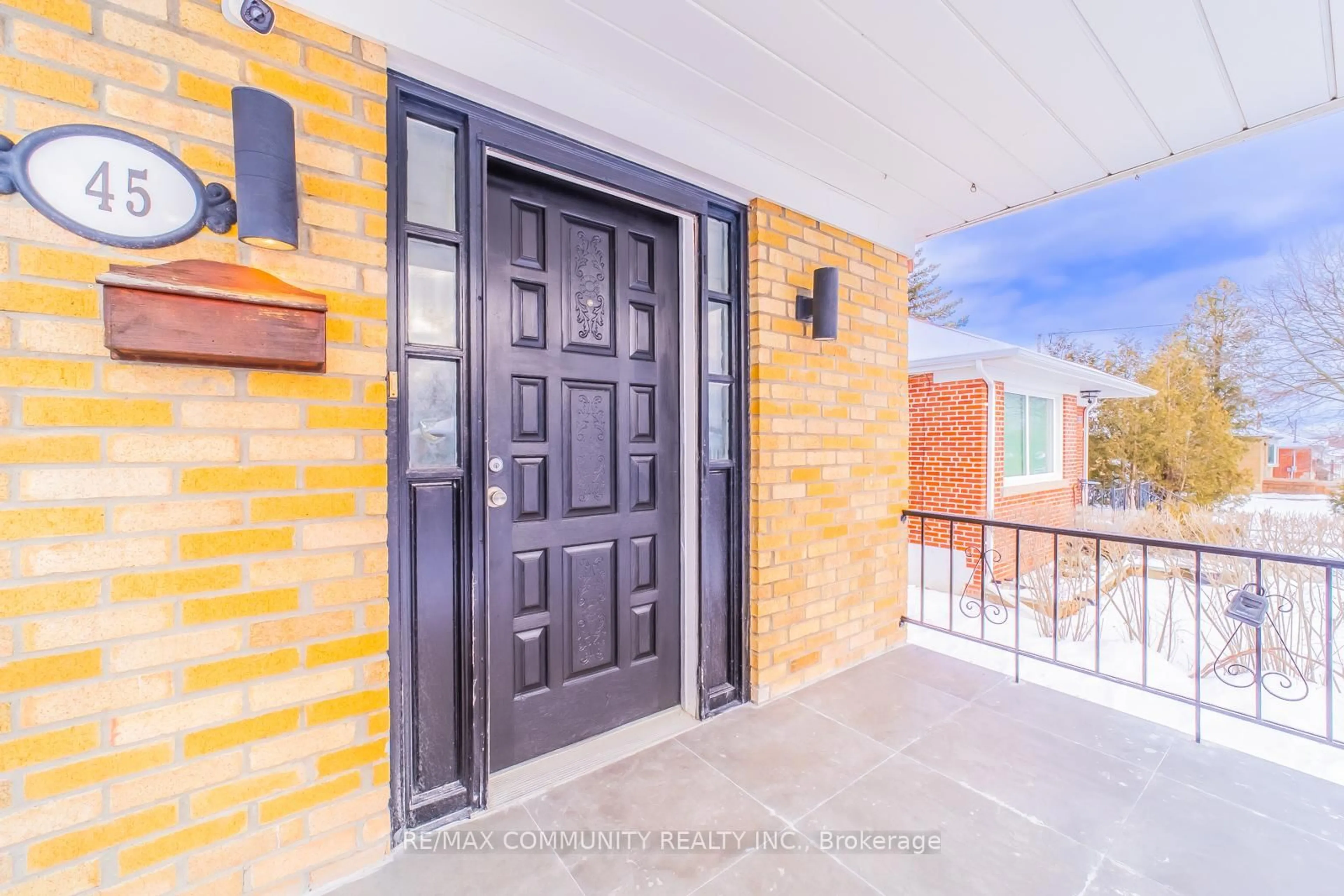 Unknown for 45 Barrymore Rd, Toronto Ontario M1J 1W4