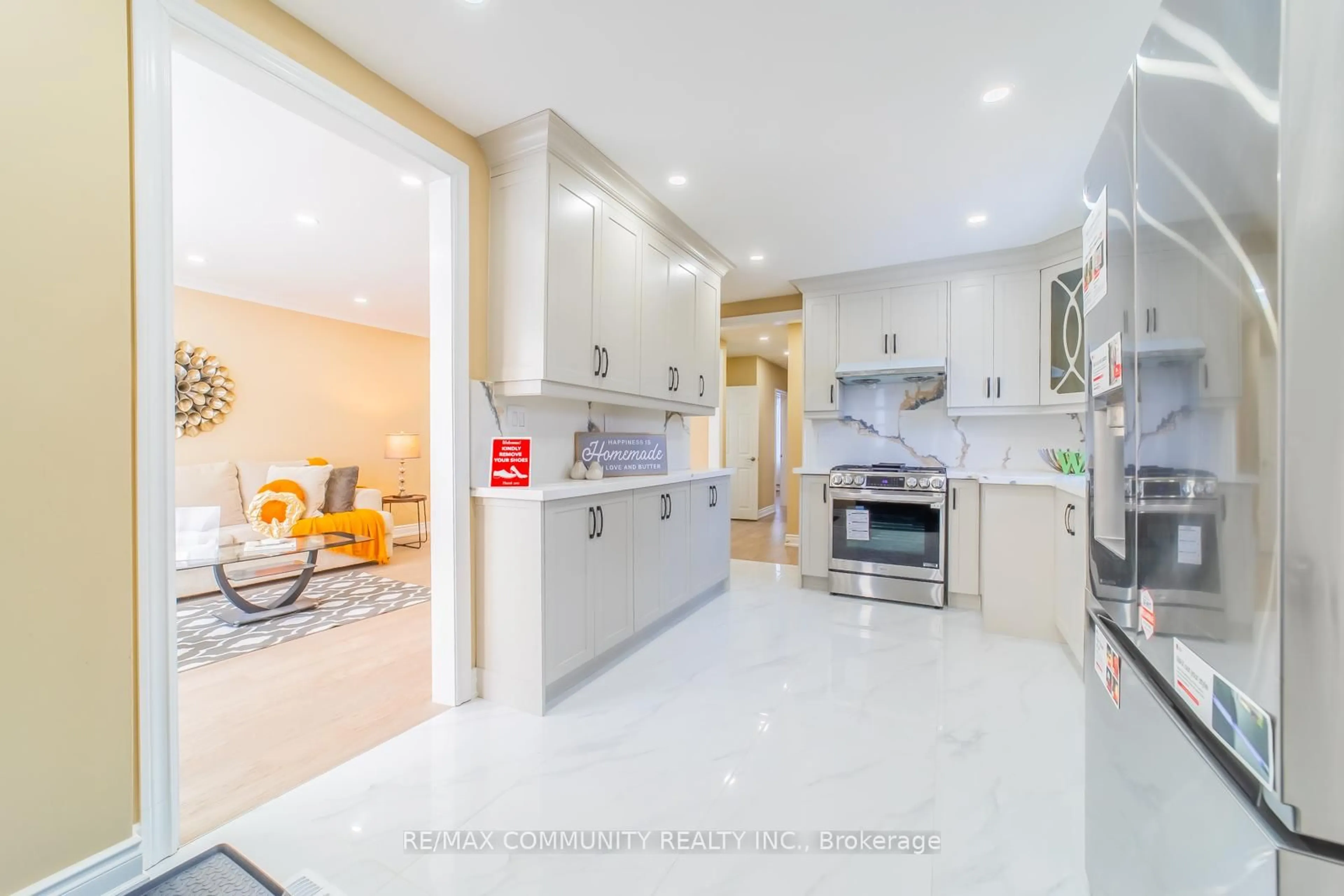 Unknown for 45 Barrymore Rd, Toronto Ontario M1J 1W4