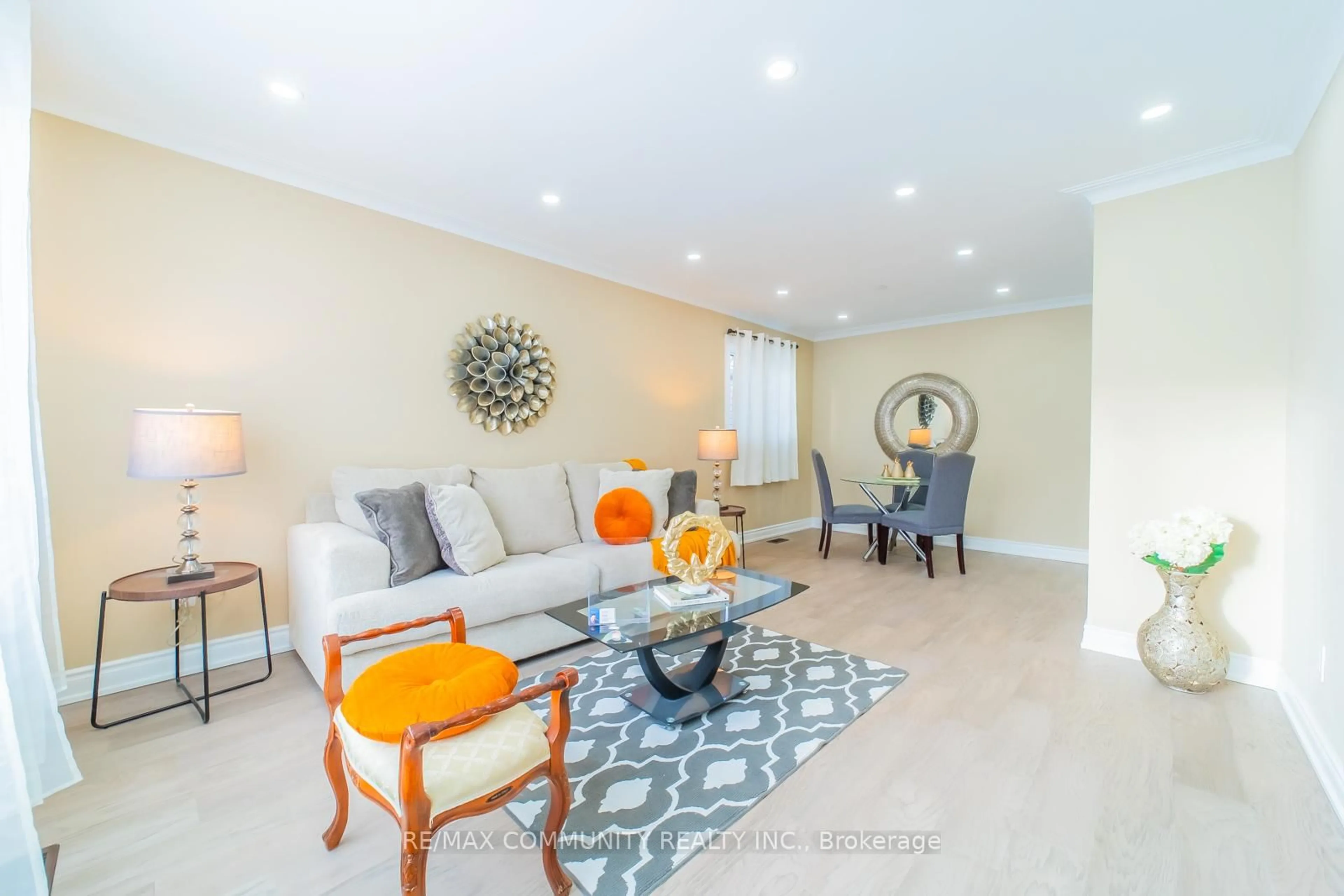 Living room with furniture, unknown for 45 Barrymore Rd, Toronto Ontario M1J 1W4