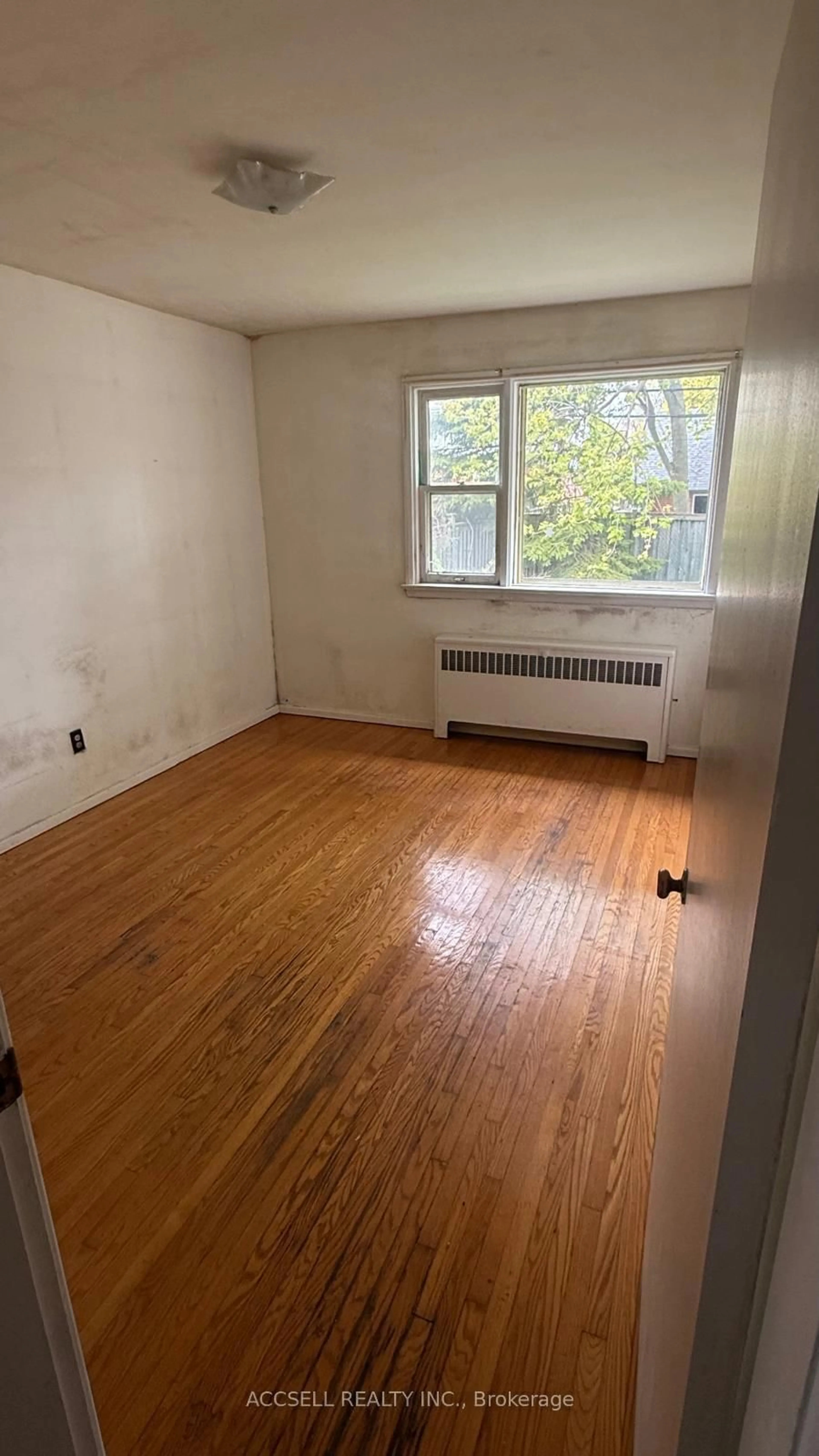 A pic of a room for 27 Ivordale Cres, Toronto Ontario M1R 2W5
