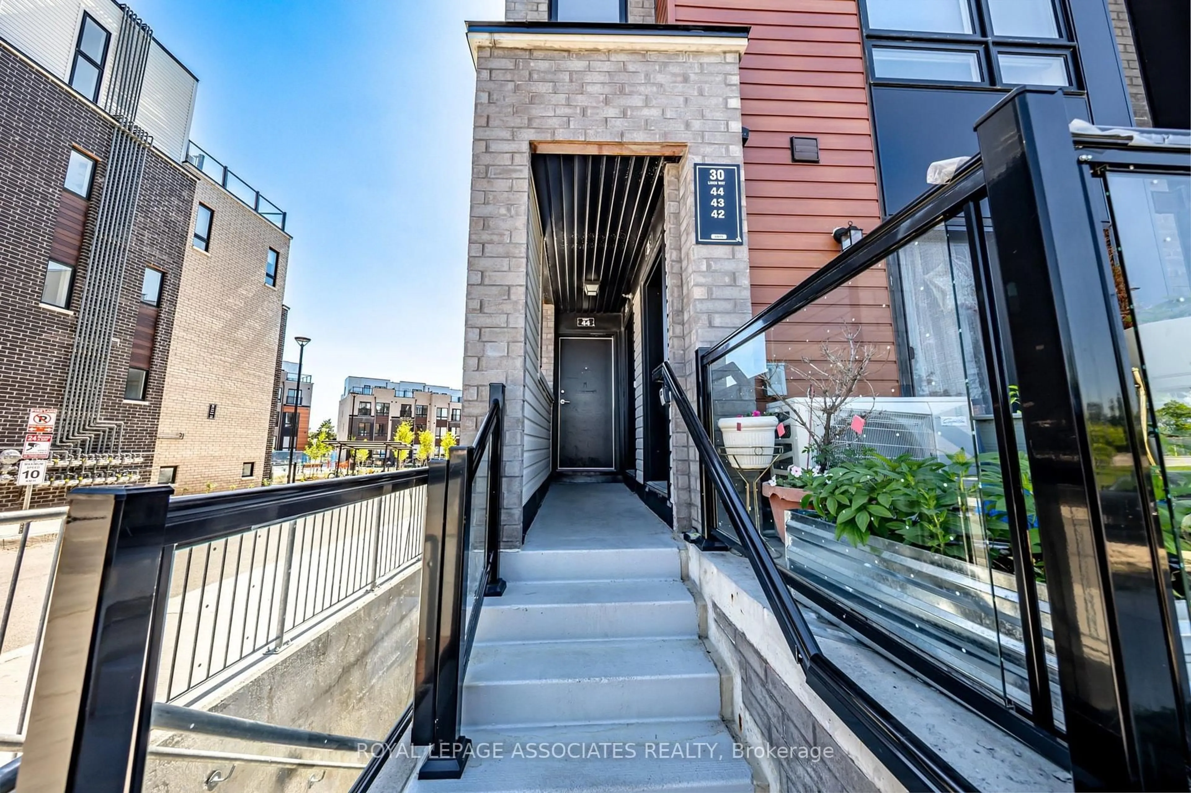 Unknown for 30 Liben Way #44, Toronto Ontario M1B 0E8