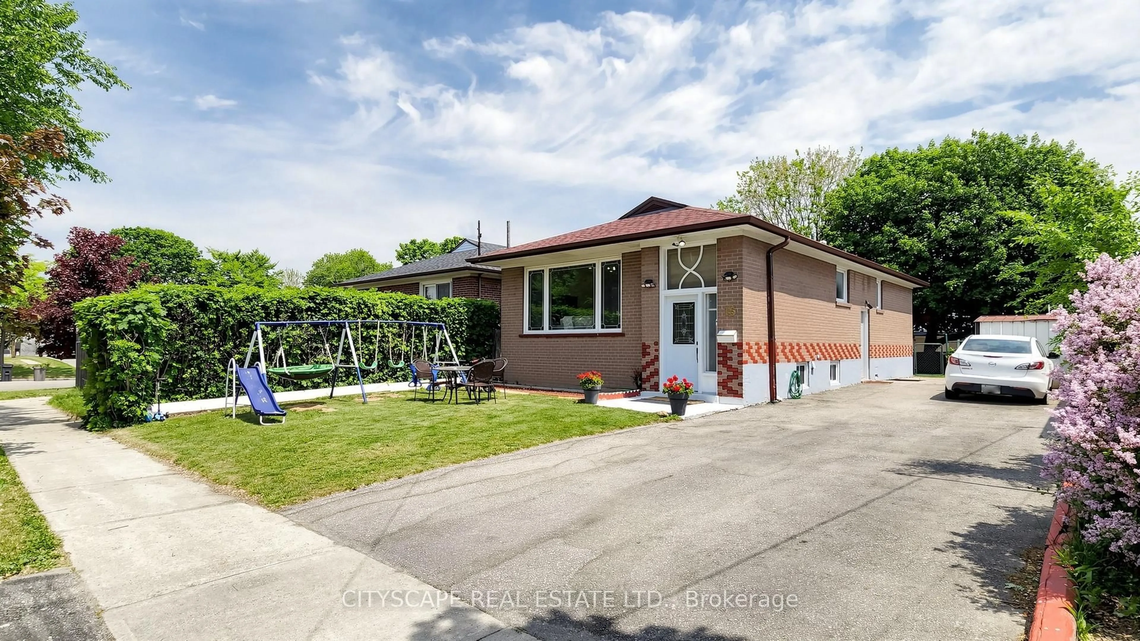 Unknown for 15 Barnes Cres, Toronto Ontario M1G 1Z8