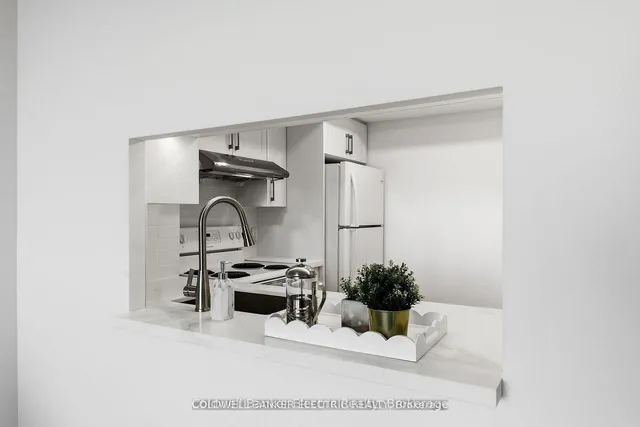 2550 Lawrence Ave #815, Toronto 4