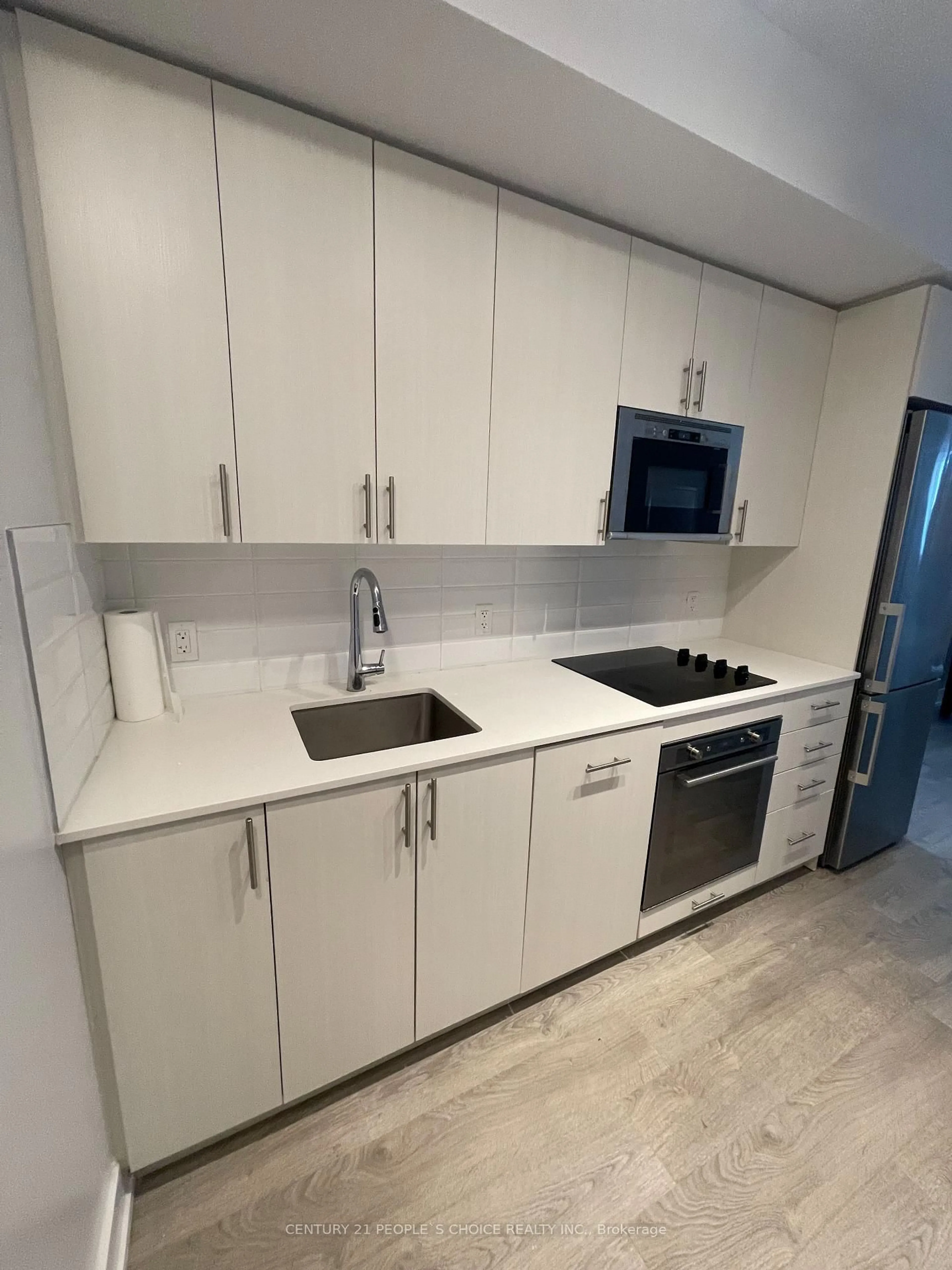 Standard kitchen, unknown for 2550 Simcoe St #506, Oshawa Ontario L1L 0R5