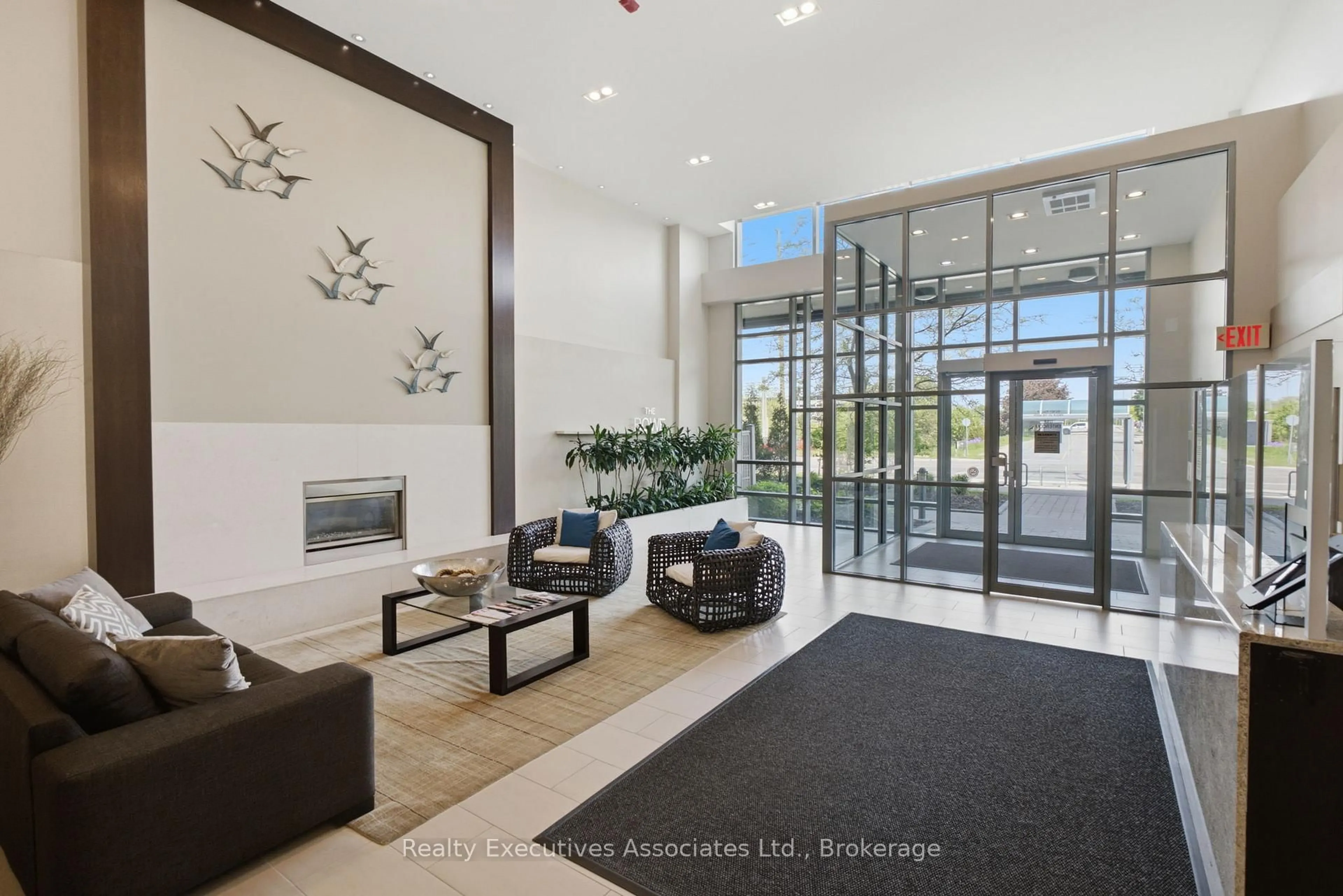 Indoor foyer for 1600 Charles St #911, Whitby Ontario L1N 0G4