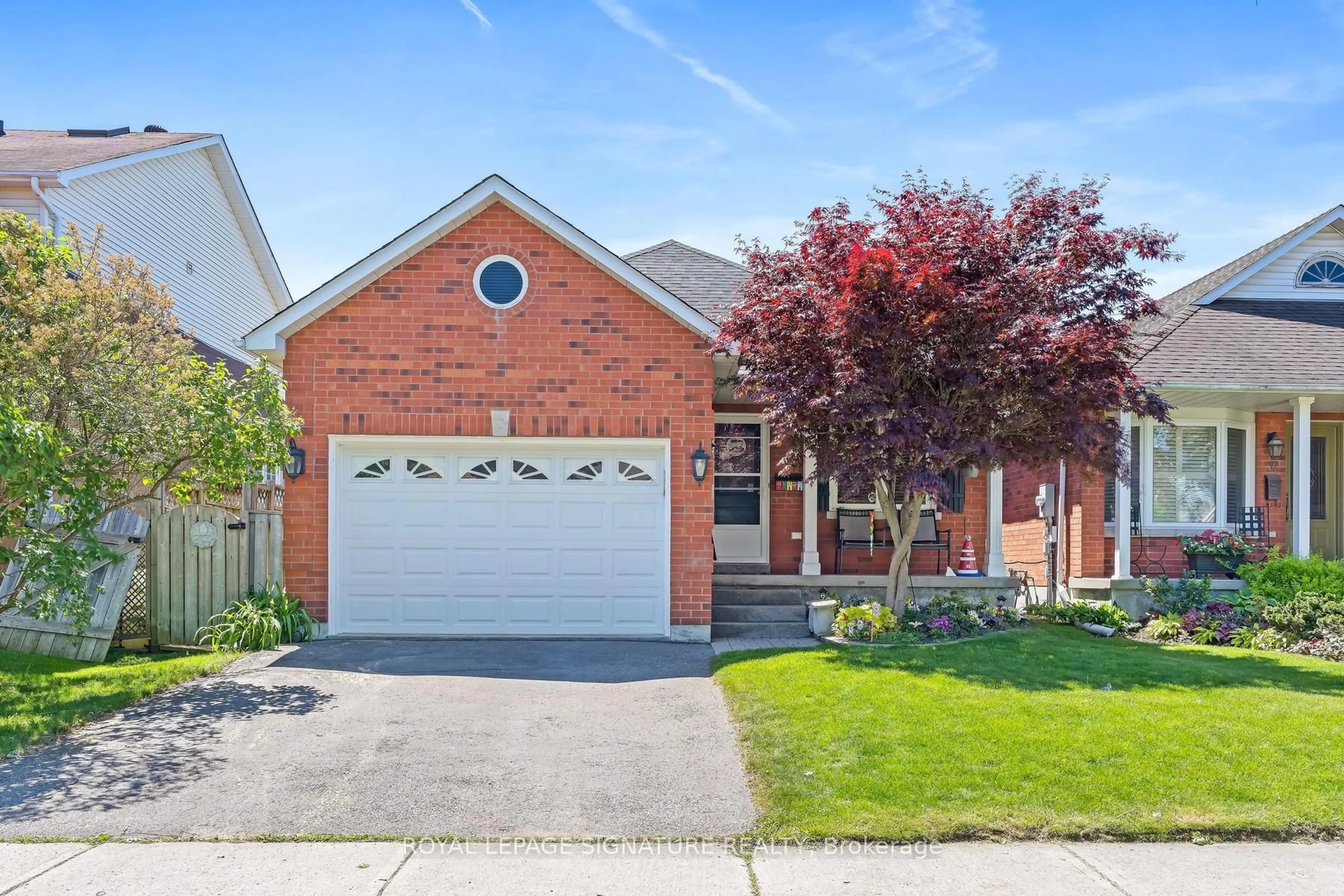 Home with brick exterior material, street for 29 Newport Ave, Clarington Ontario L1E 2B8