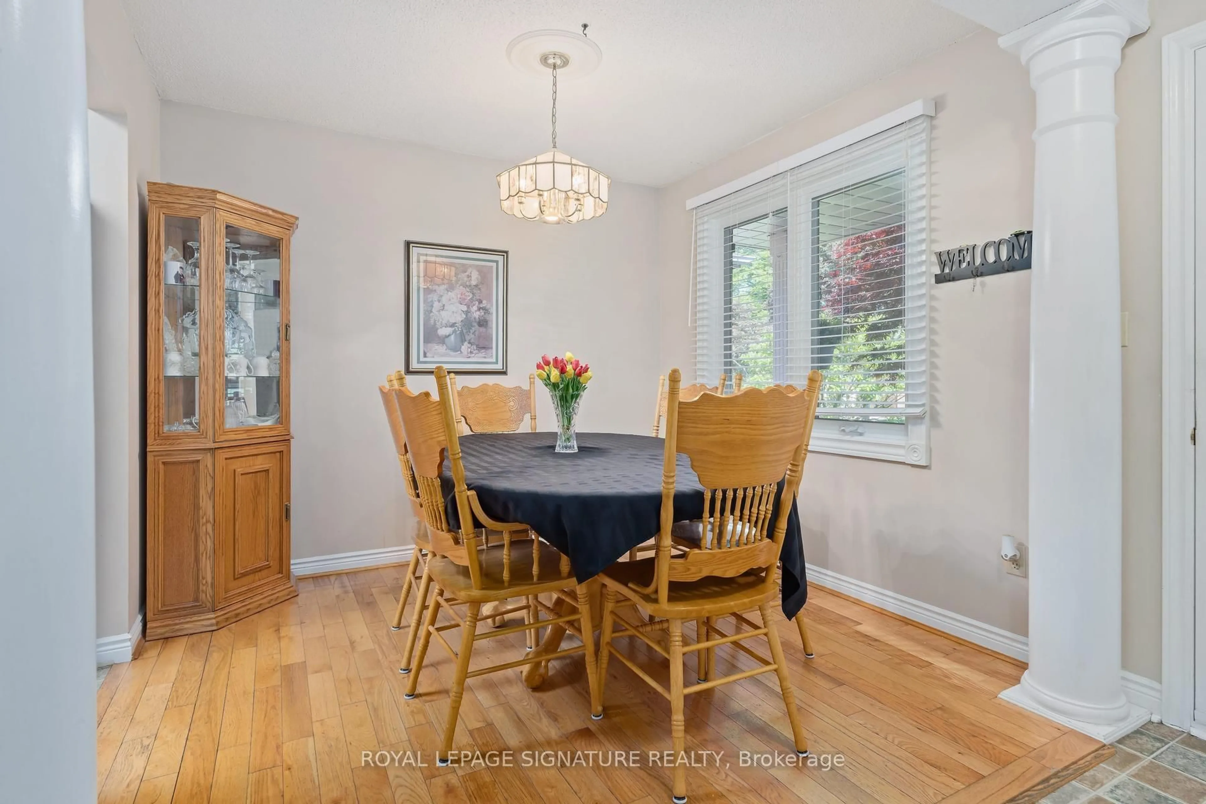 Dining room, wood/laminate floor for 29 Newport Ave, Clarington Ontario L1E 2B8