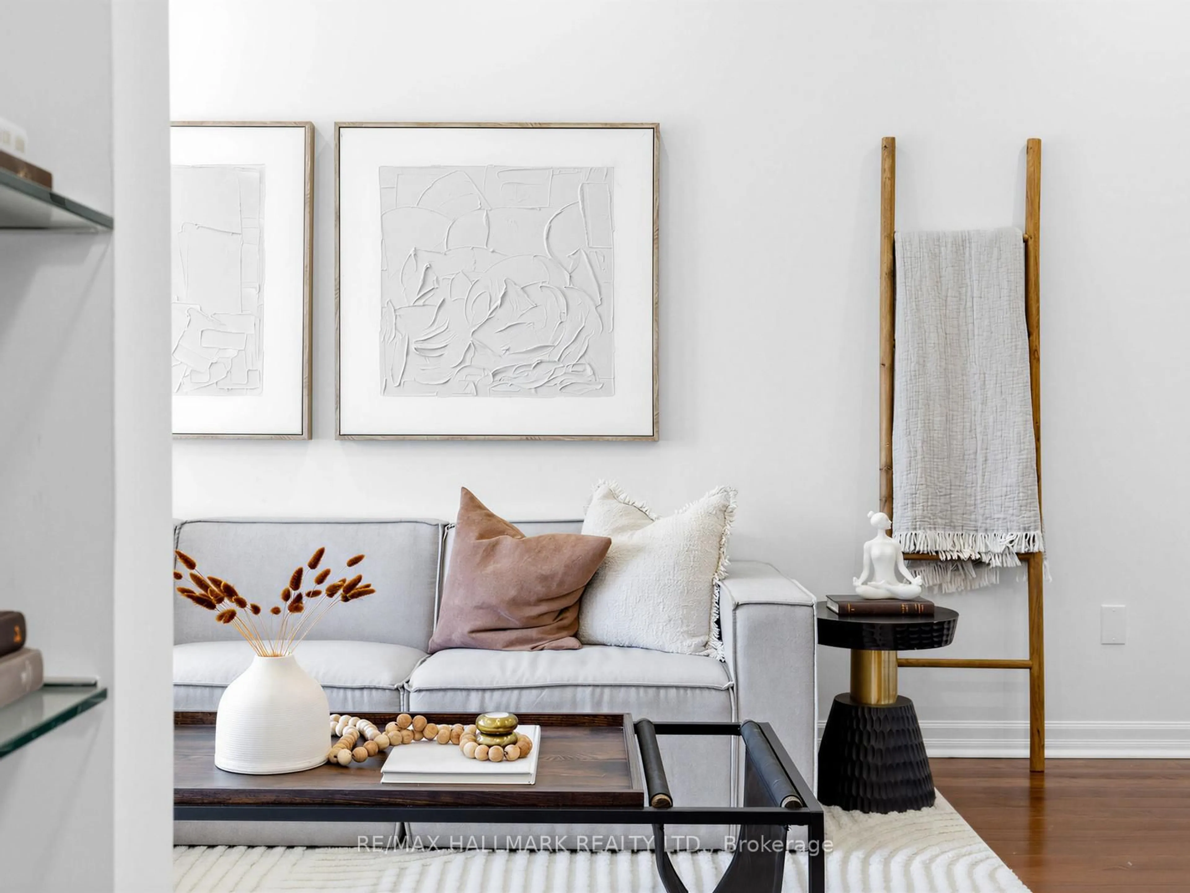 Living room with furniture, unknown for 62 Doncaster Ave, Toronto Ontario M4C 1Y8