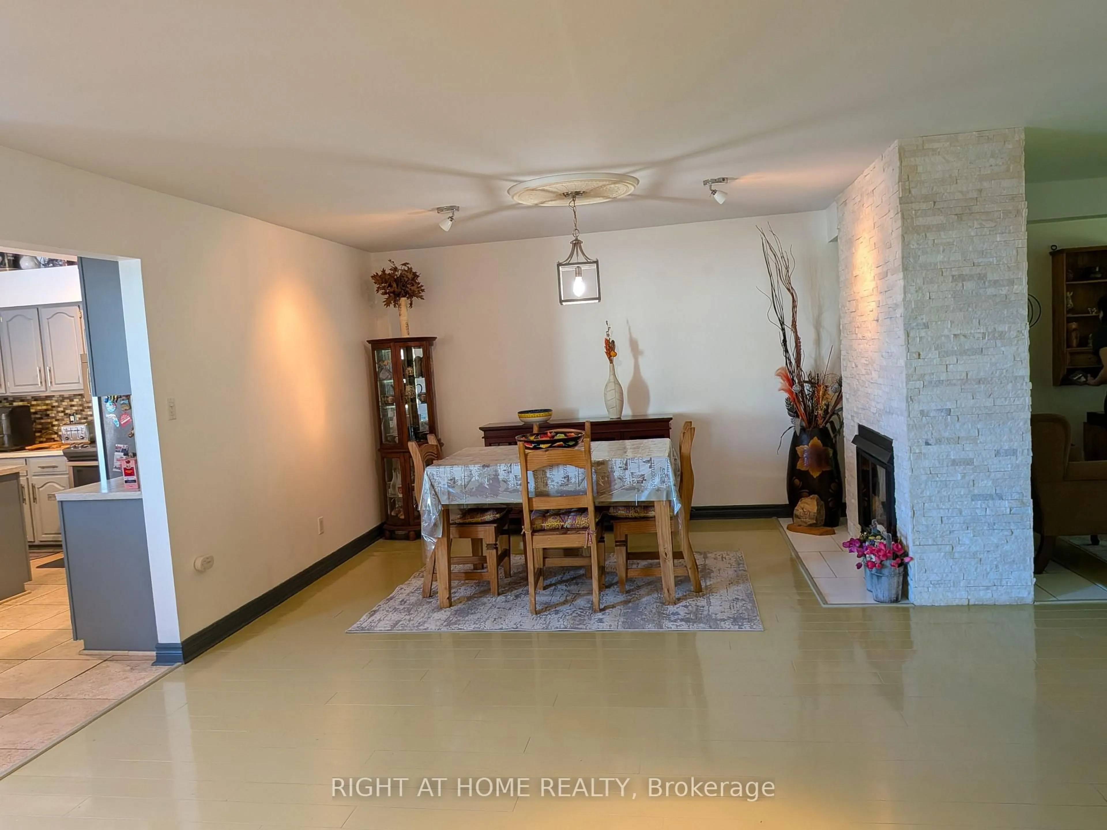 Dining room, unknown for 1663 Nash Rd #D-7, Clarington Ontario L1E 1S8