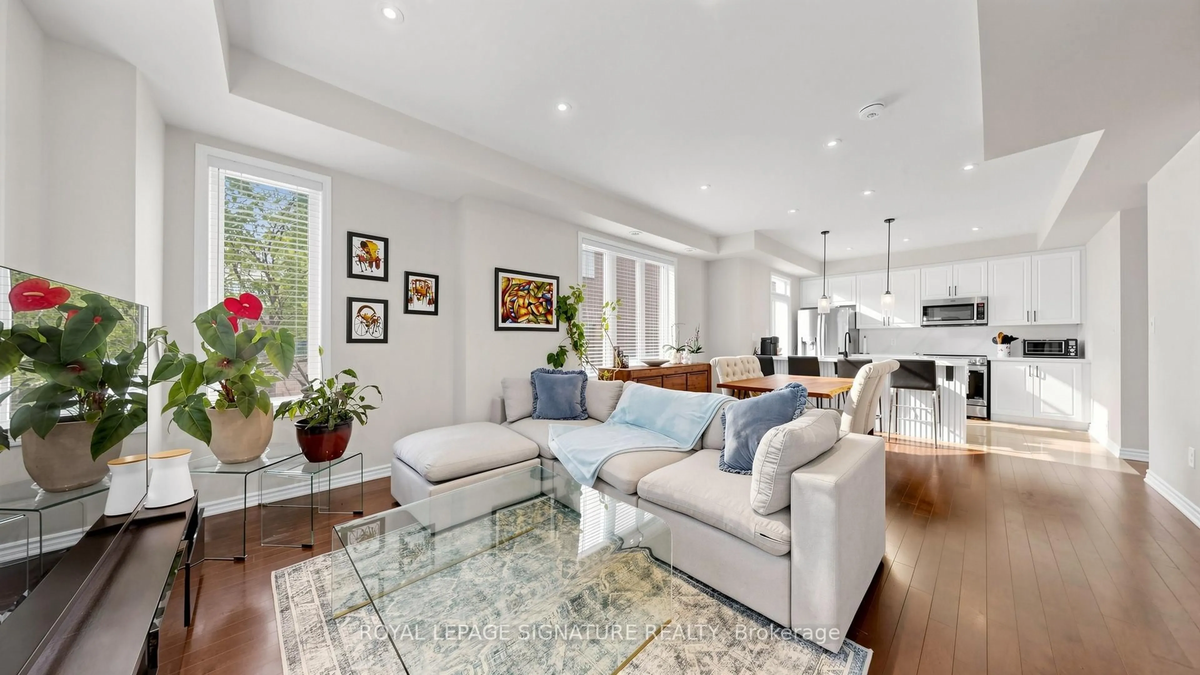 Living room with furniture, unknown for 35 Heron Park Pl #10, Toronto Ontario M1E 0B8