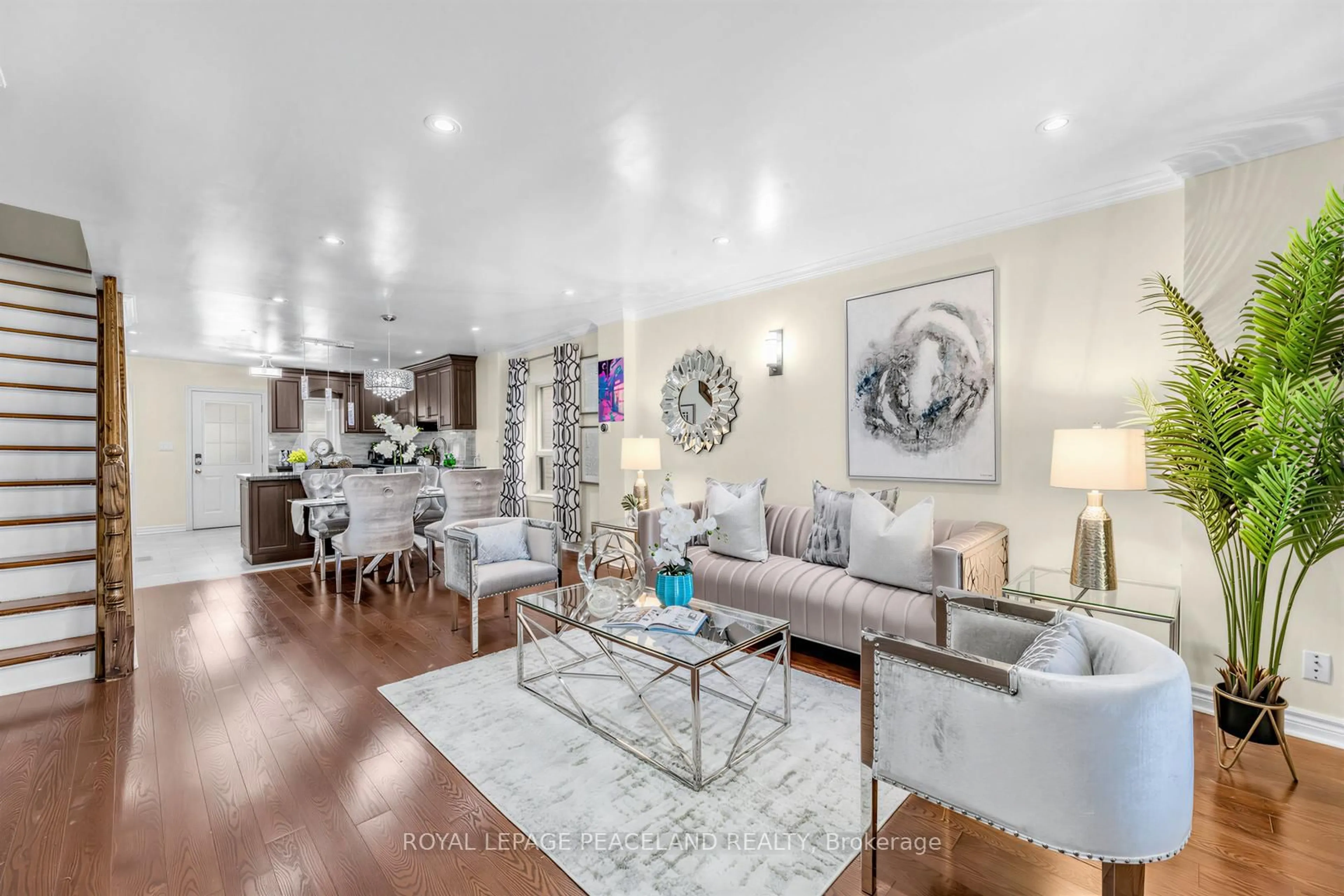 Living room with furniture, unknown for 606 Coxwell Ave, Toronto Ontario M4C 3B6