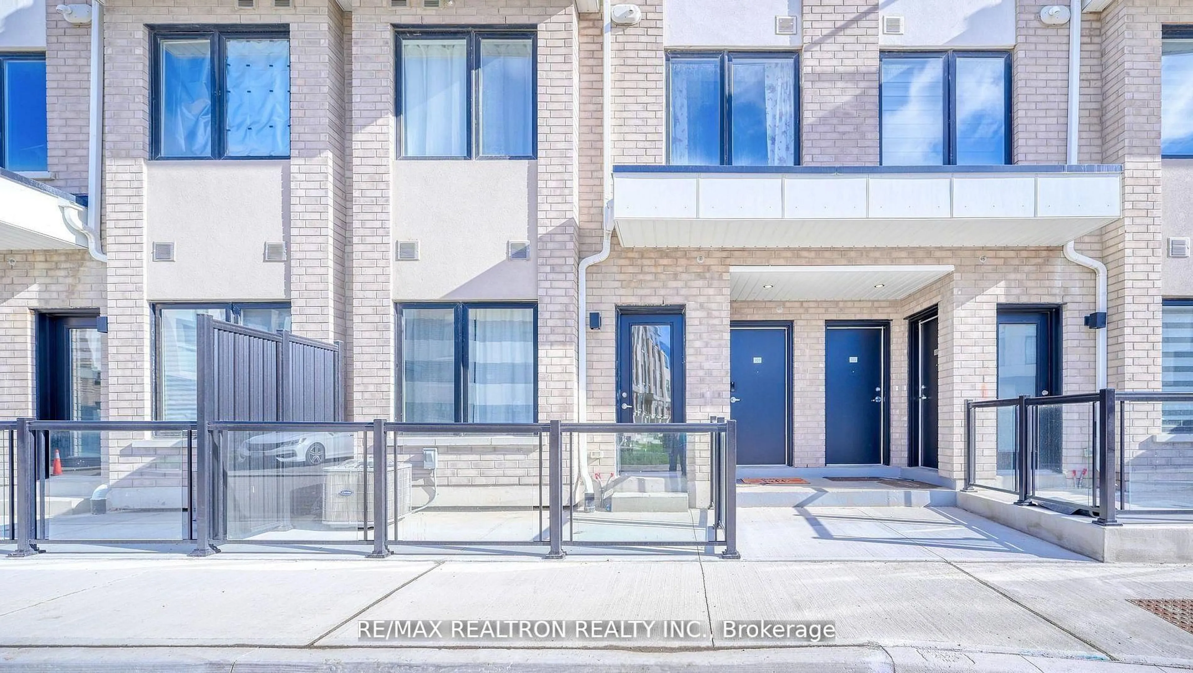 Unknown for 1695 Dersan St, Pickering Ontario L1X 0S9