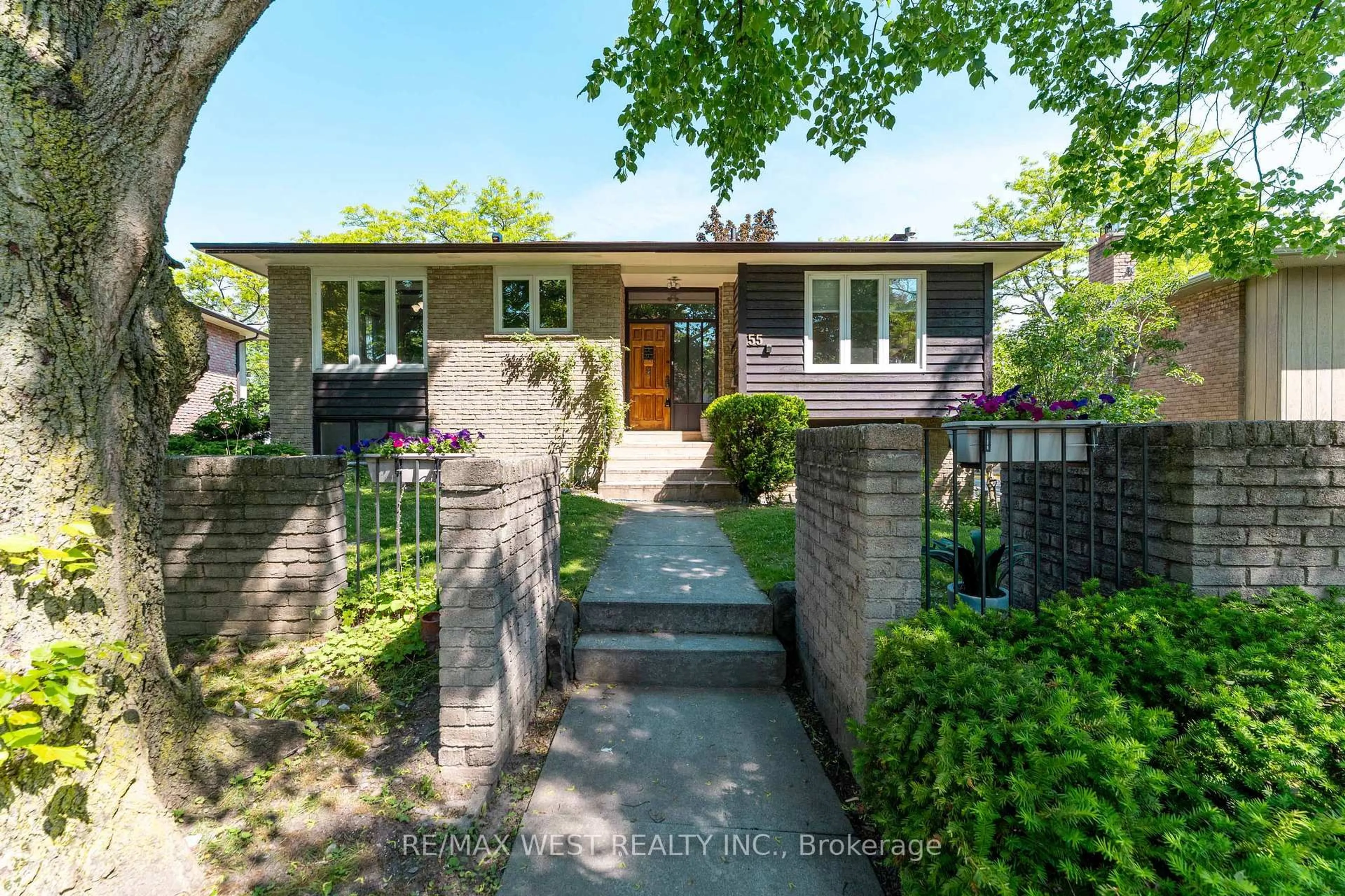 Home with brick exterior material, street for 55 Guildcrest Dr #H55, Toronto Ontario M1E 1E2
