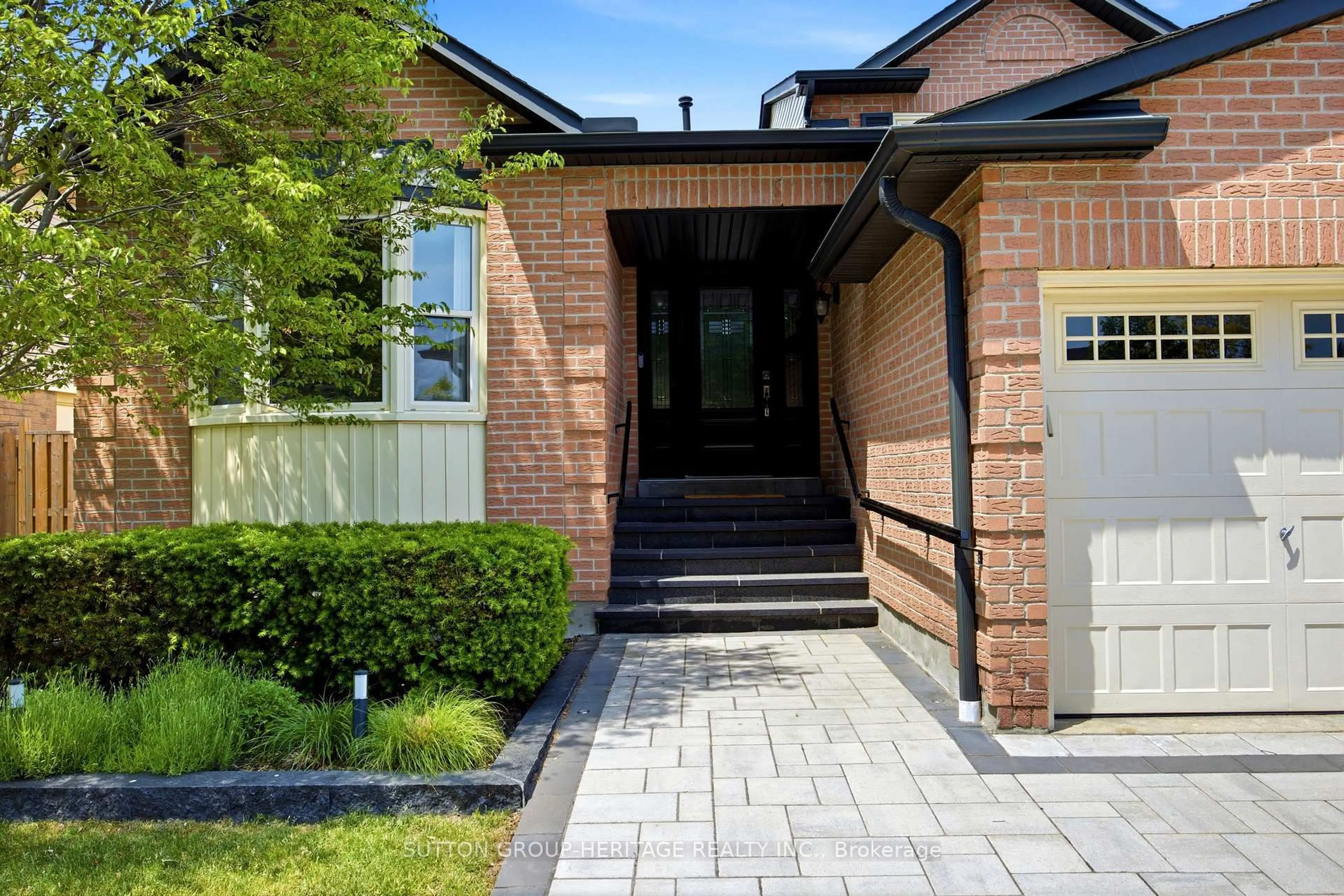 Home with brick exterior material, street for 532 Beech St, Whitby Ontario L1N 7C9