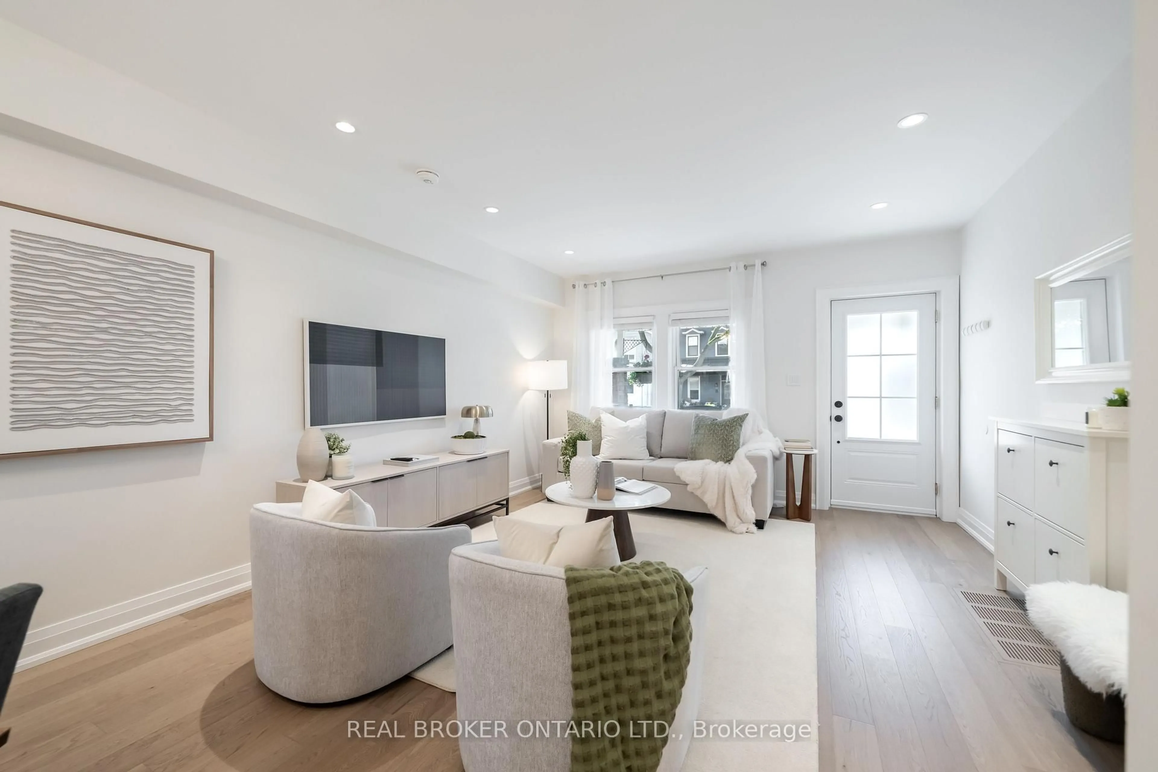 Living room with furniture, unknown for 162 Coleman Ave, Toronto Ontario M4C 1R2