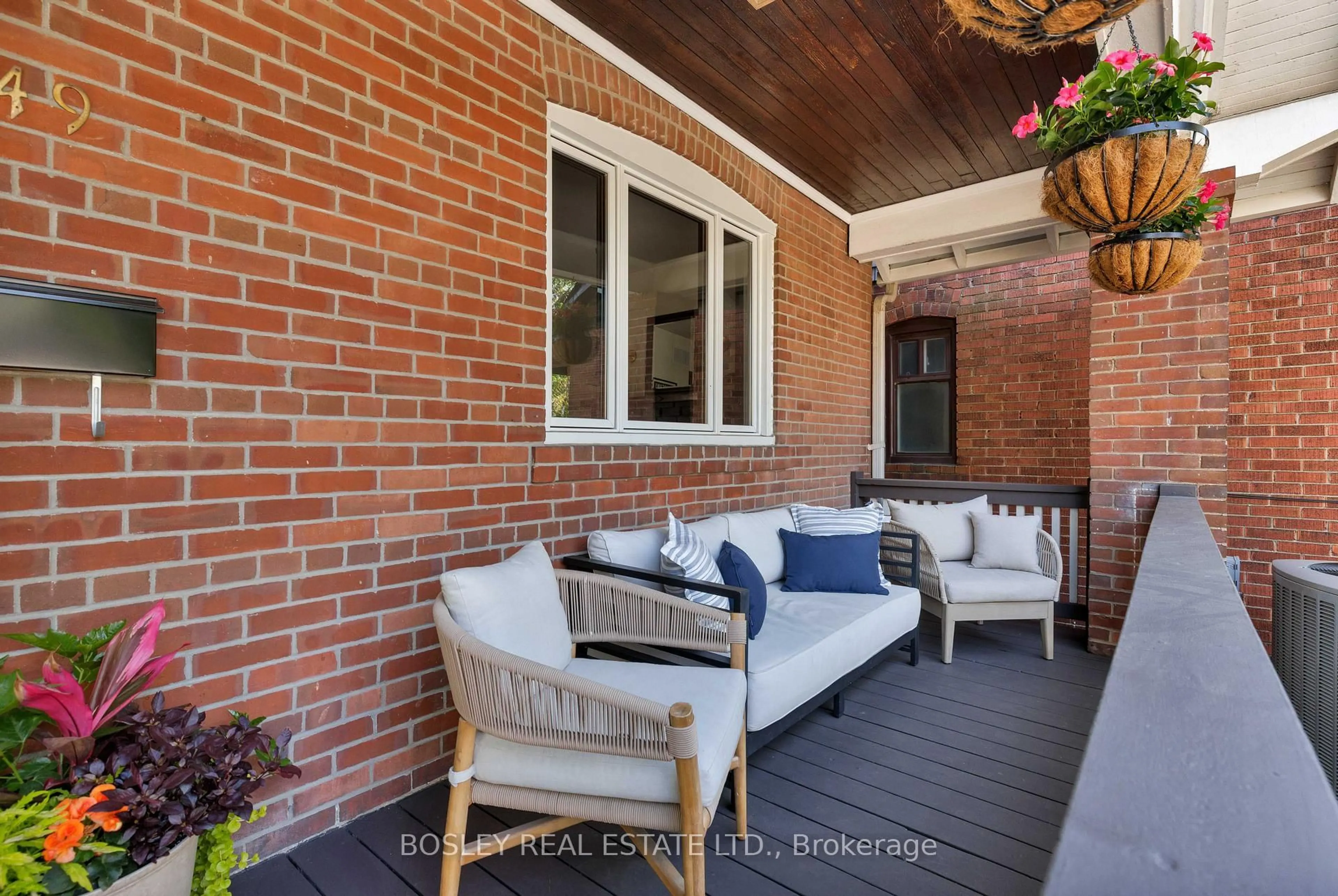 Patio, street for 249 Gainsborough Rd, Toronto Ontario M4L 3C7