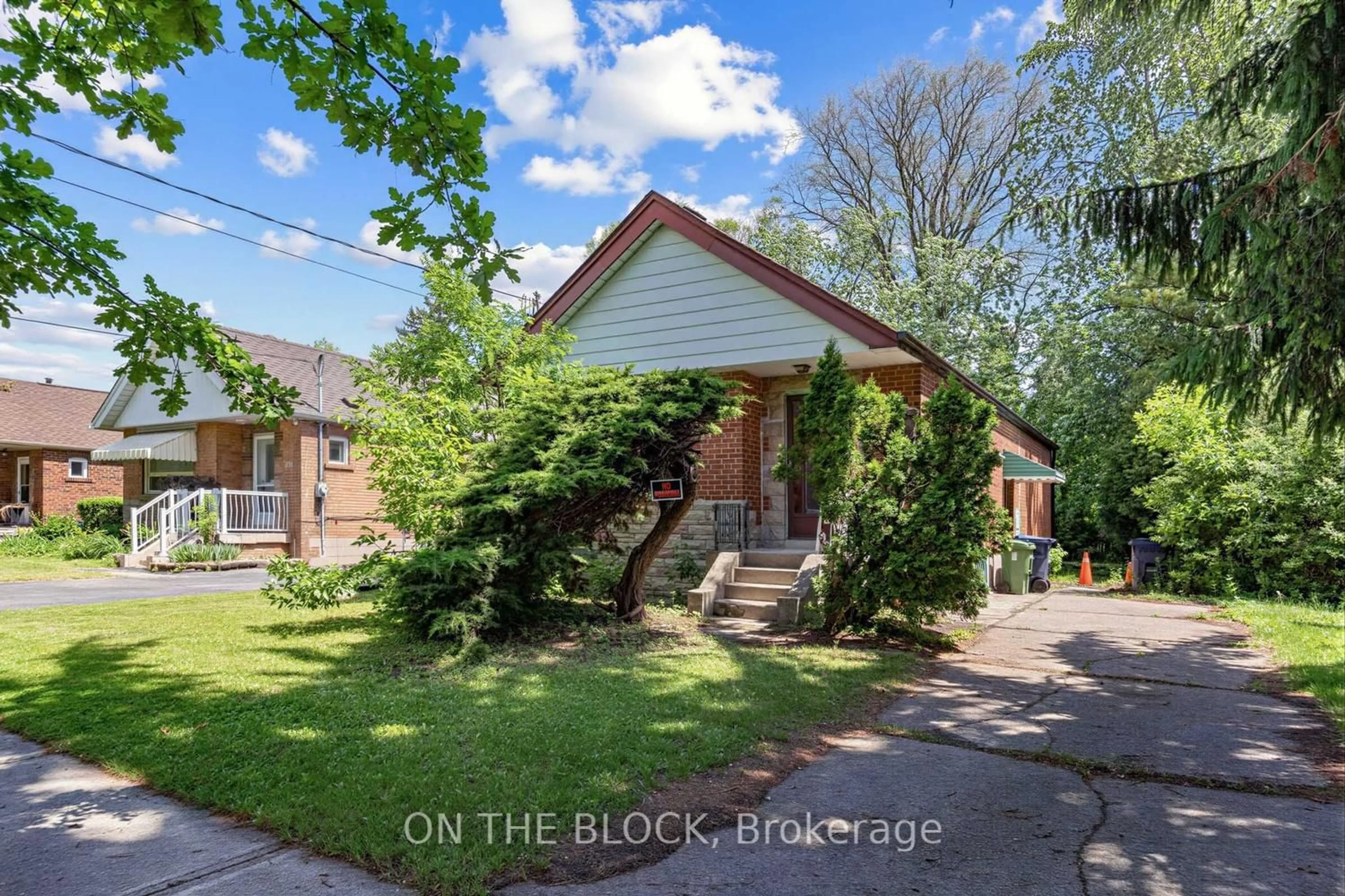 Unknown for 729 Pharmacy Ave, Toronto Ontario M1L 3J4