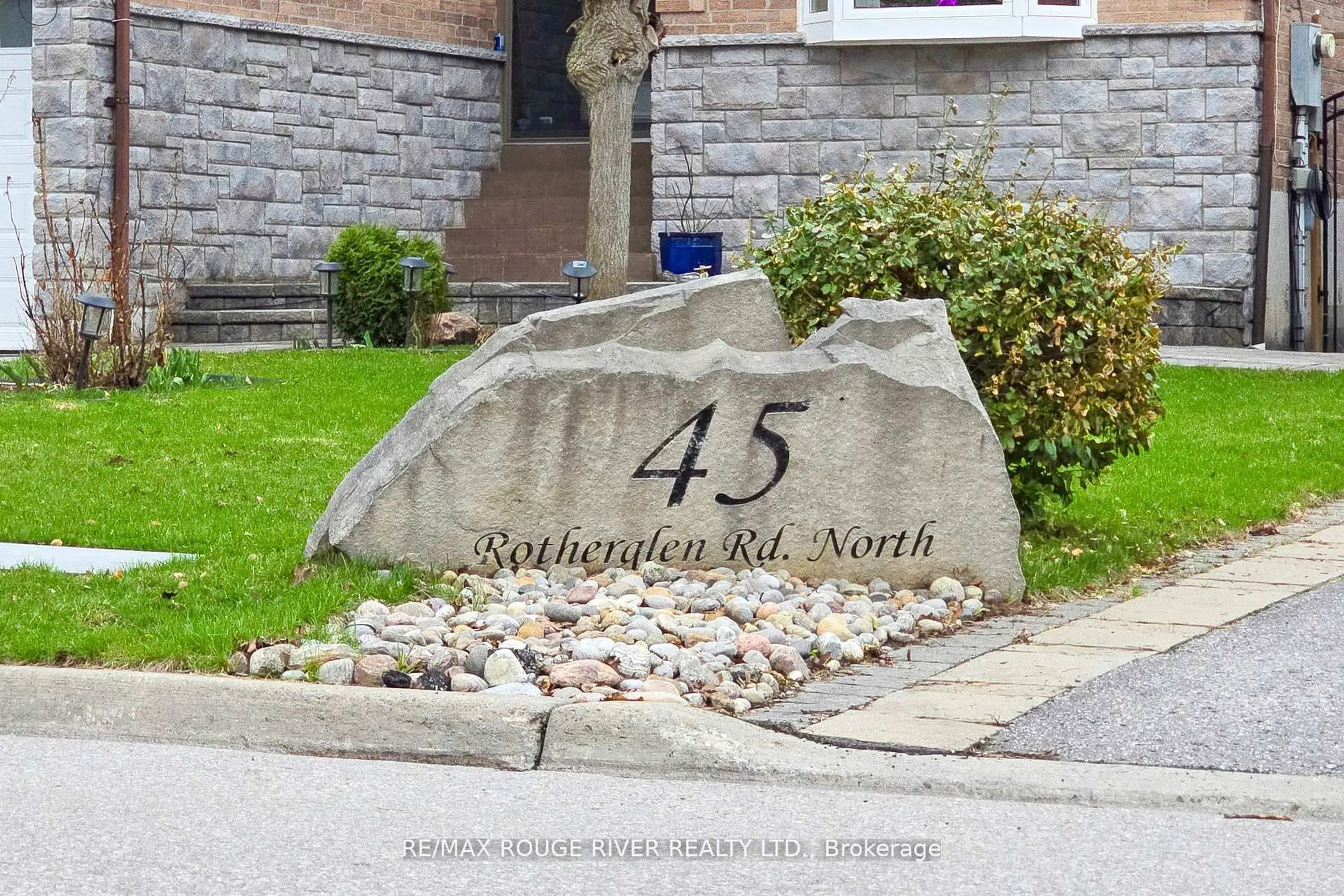 Unknown for 45 Rotherglen Rd, Ajax Ontario L1T 1S8