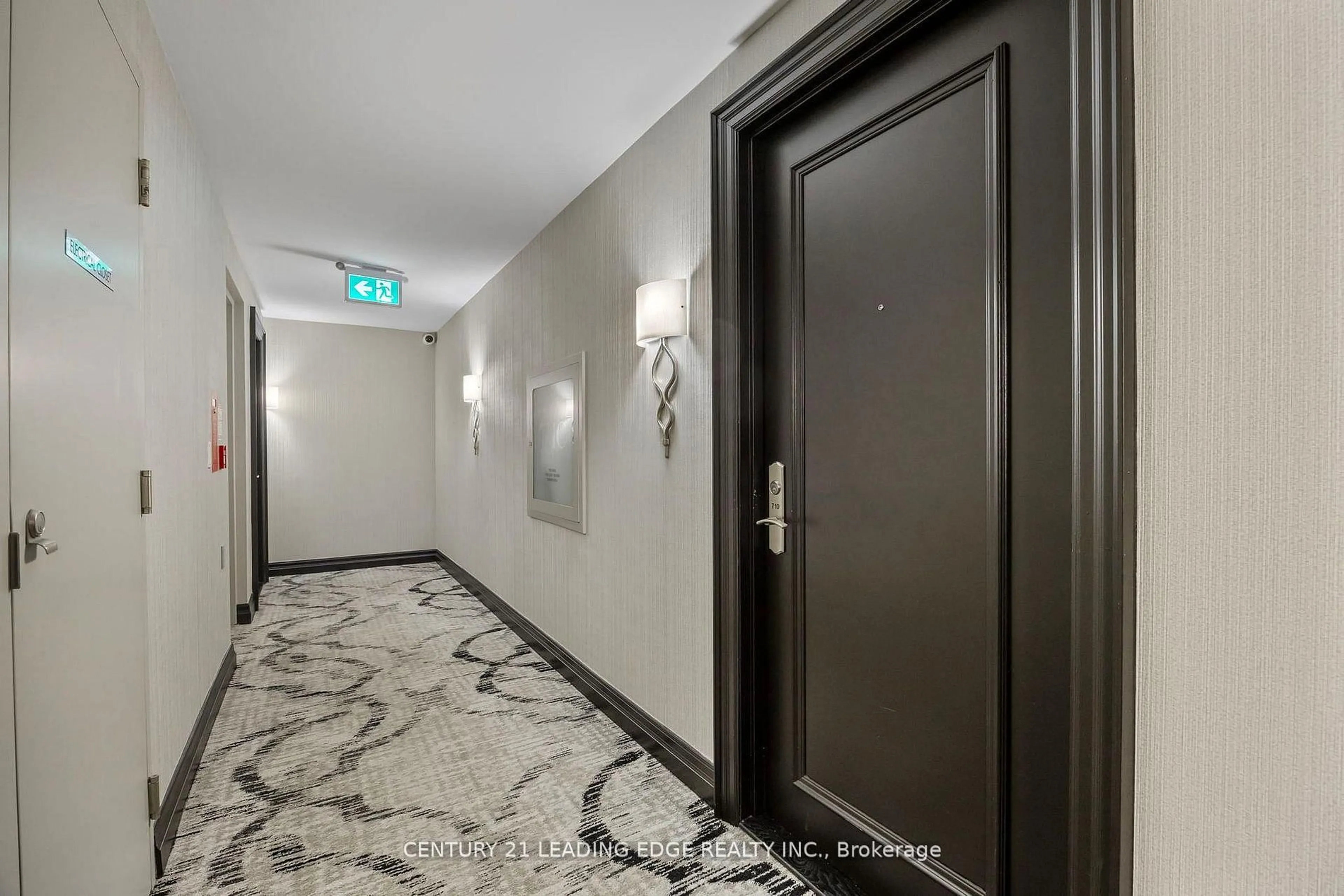 Indoor foyer for 61 Town Centre Crt #710, Toronto Ontario M1P 5C5