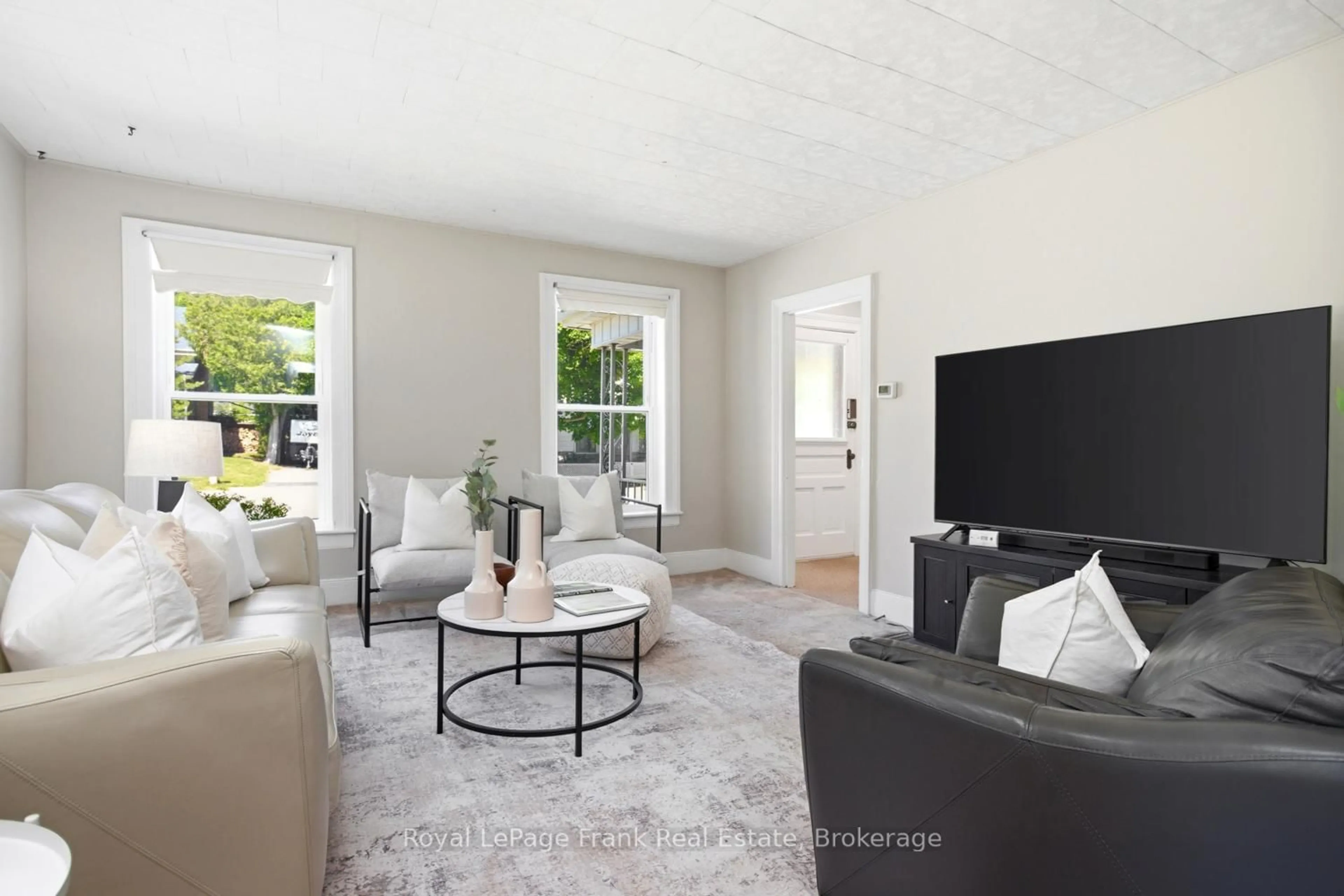 Living room with furniture, unknown for 5494 Old Scugog Rd, Clarington Ontario L0B 1J0