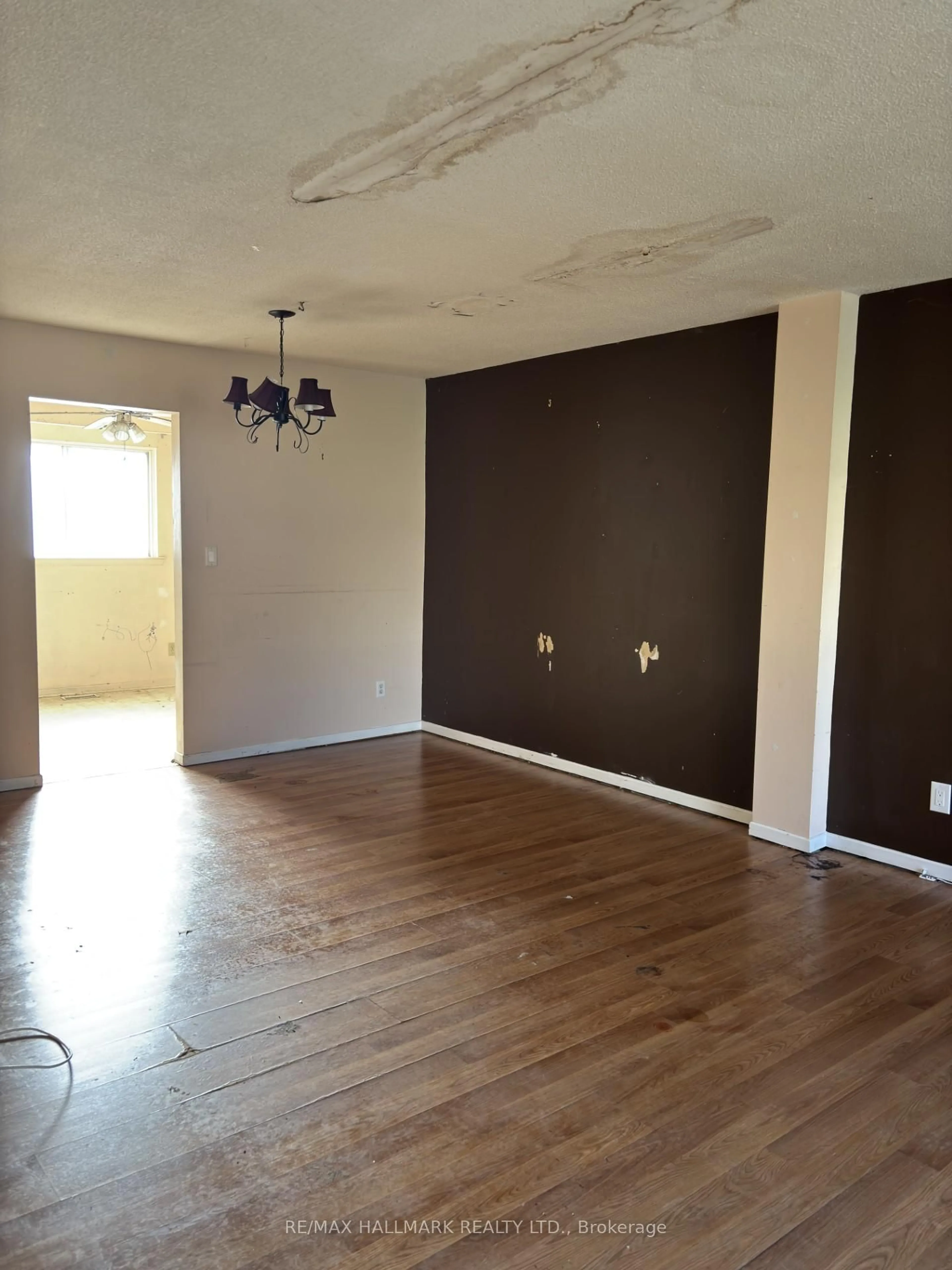 A pic of a room for 104 Doreen Cres, Clarington Ontario L1C 3W8