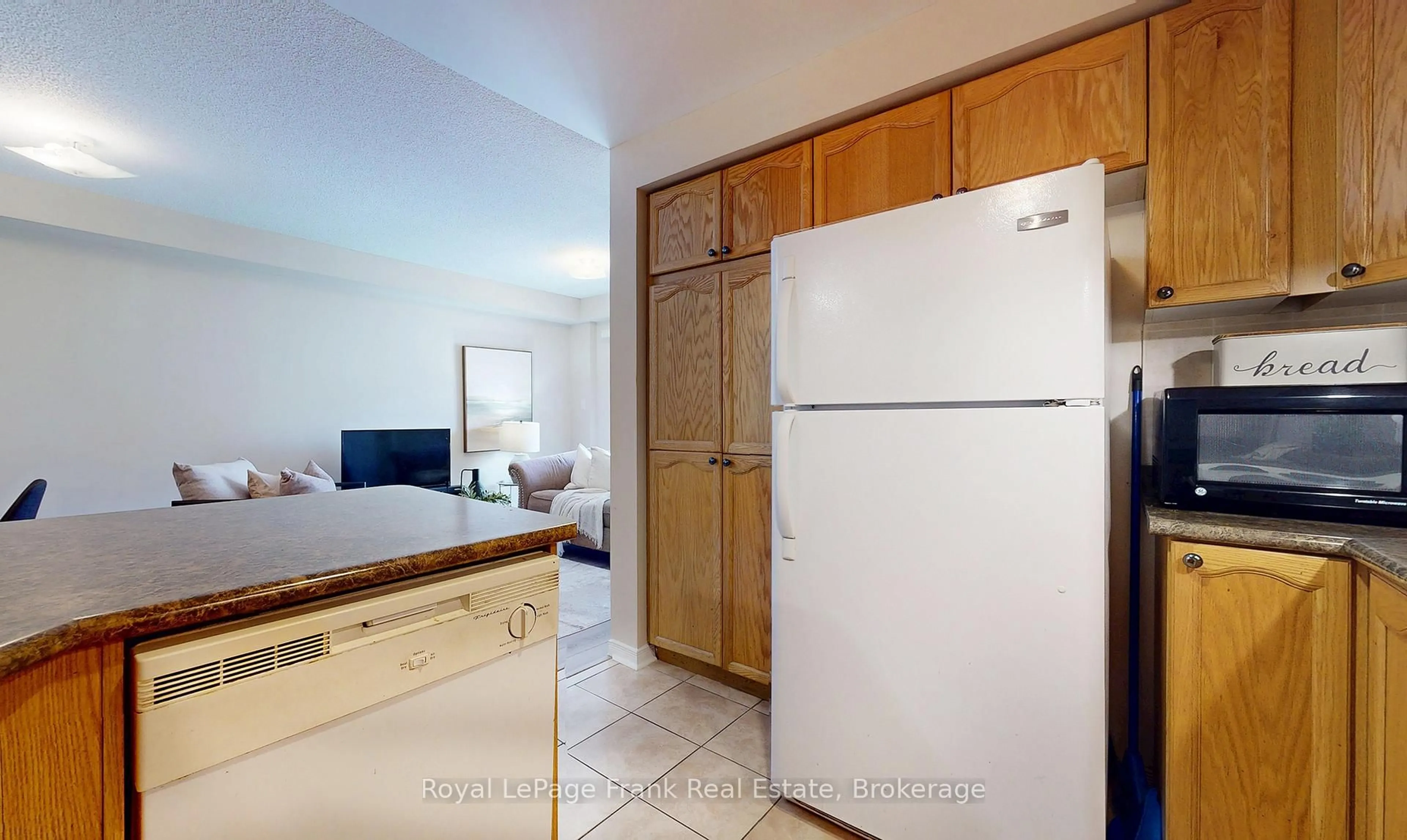 Standard kitchen, unknown for 20 Cullcastle St, Ajax Ontario L1S 0A9
