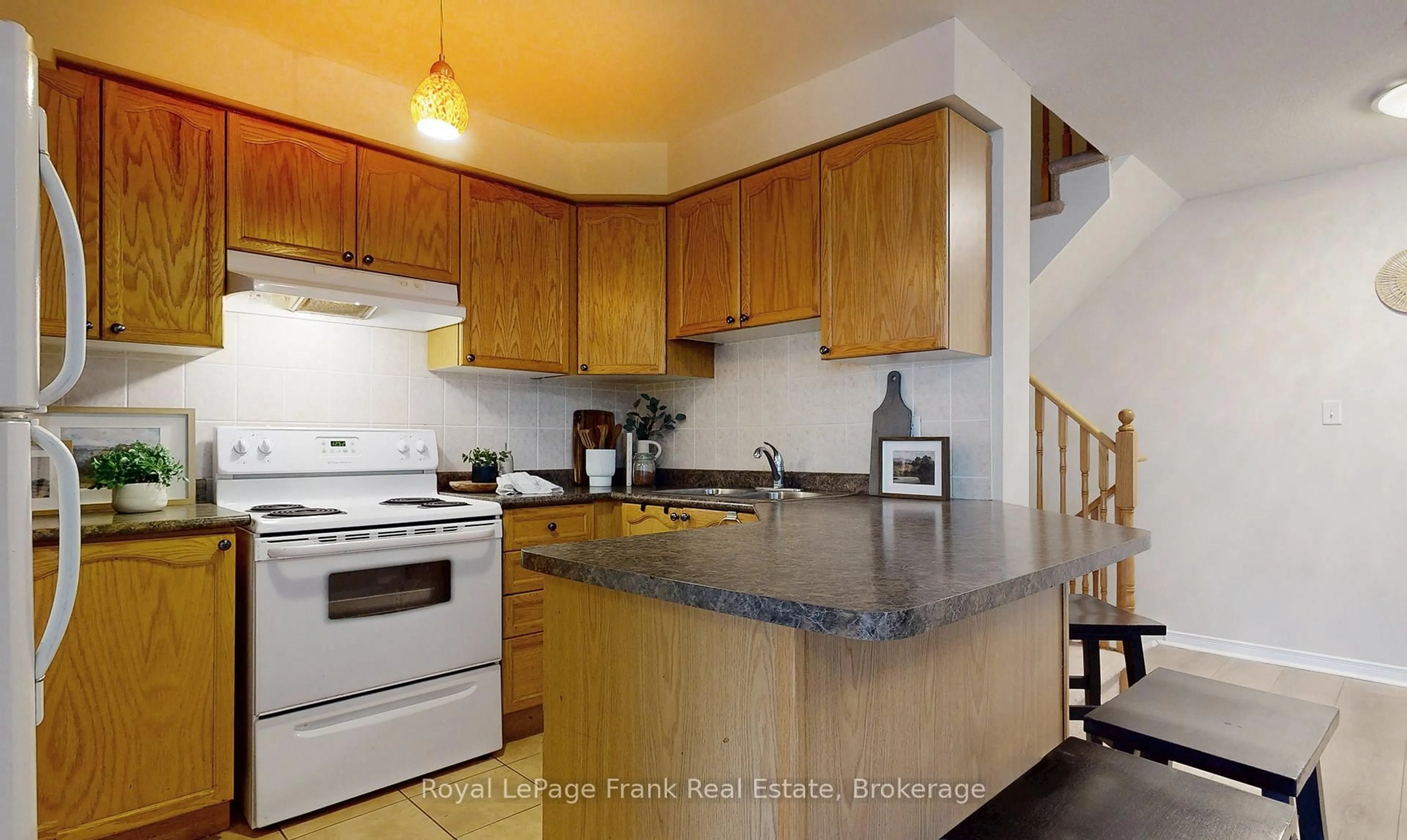 Standard kitchen, unknown for 20 Cullcastle St, Ajax Ontario L1S 0A9