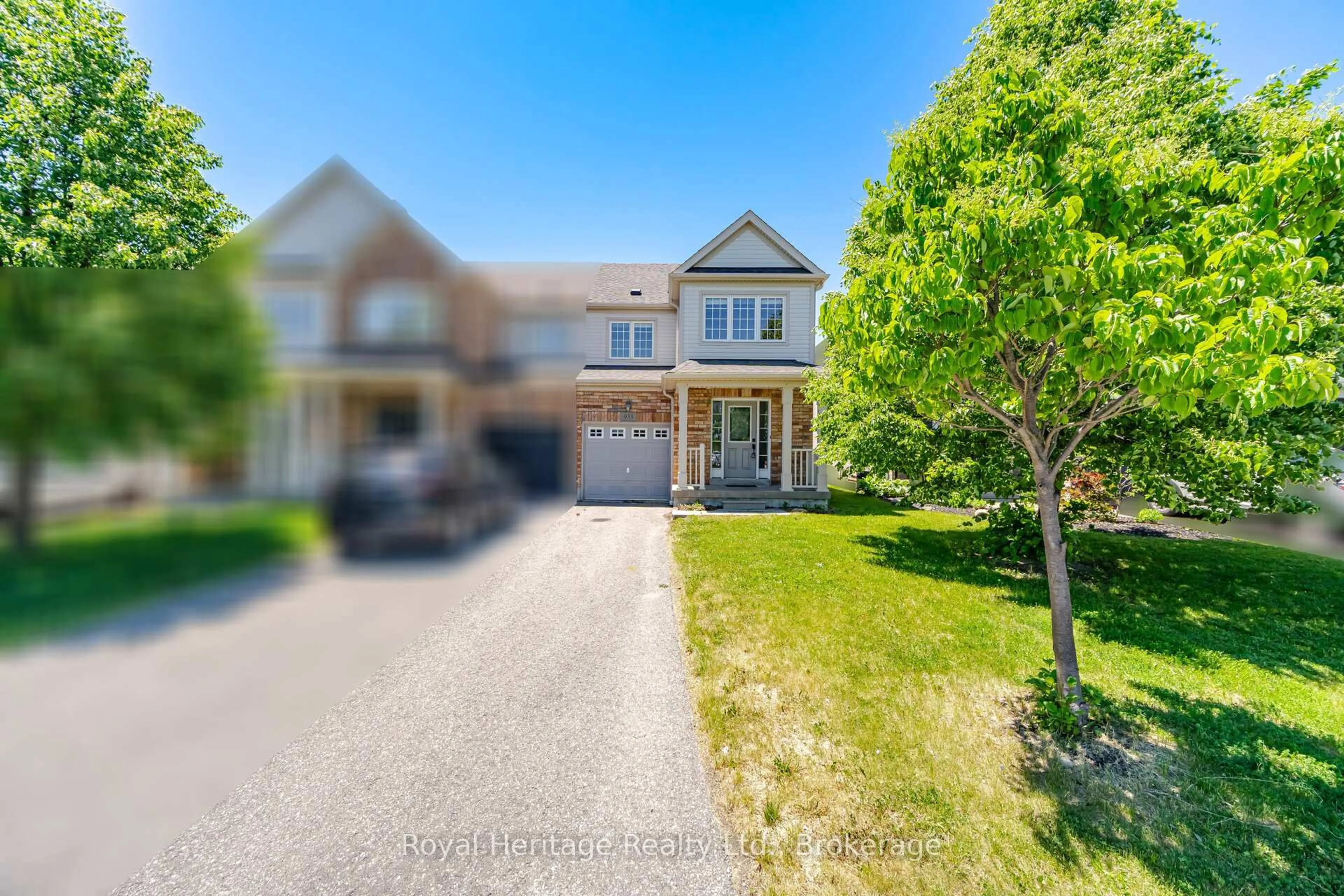 A pic from outside/outdoor area/front of a property/back of a property/a pic from drone, street for 933 Fetchison Dr, Oshawa Ontario L1K 0L3