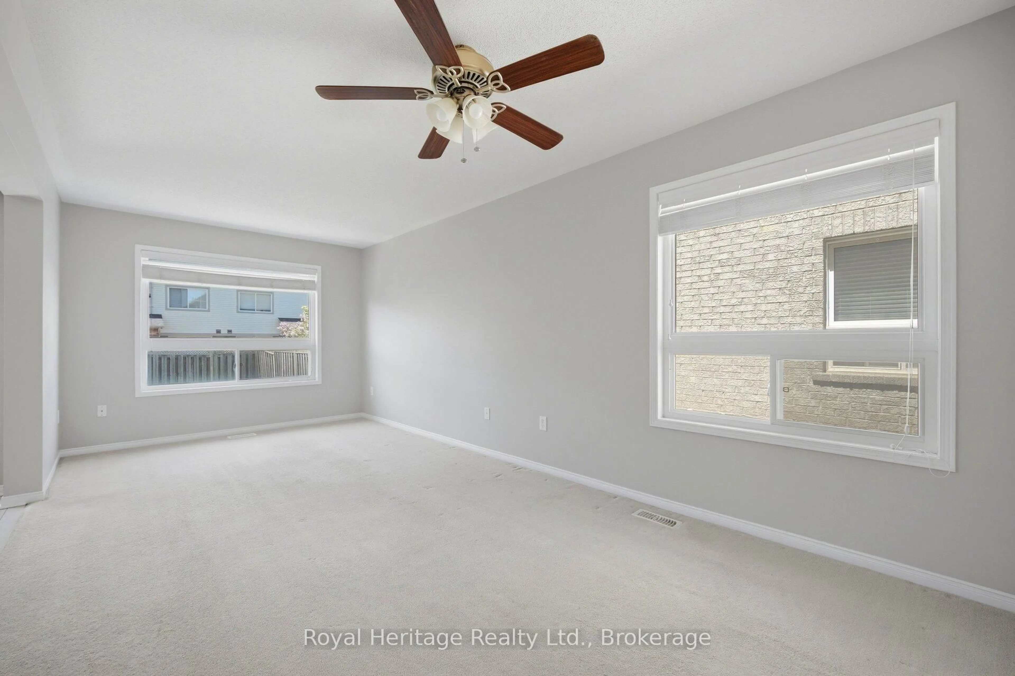 A pic of a room for 933 Fetchison Dr, Oshawa Ontario L1K 0L3