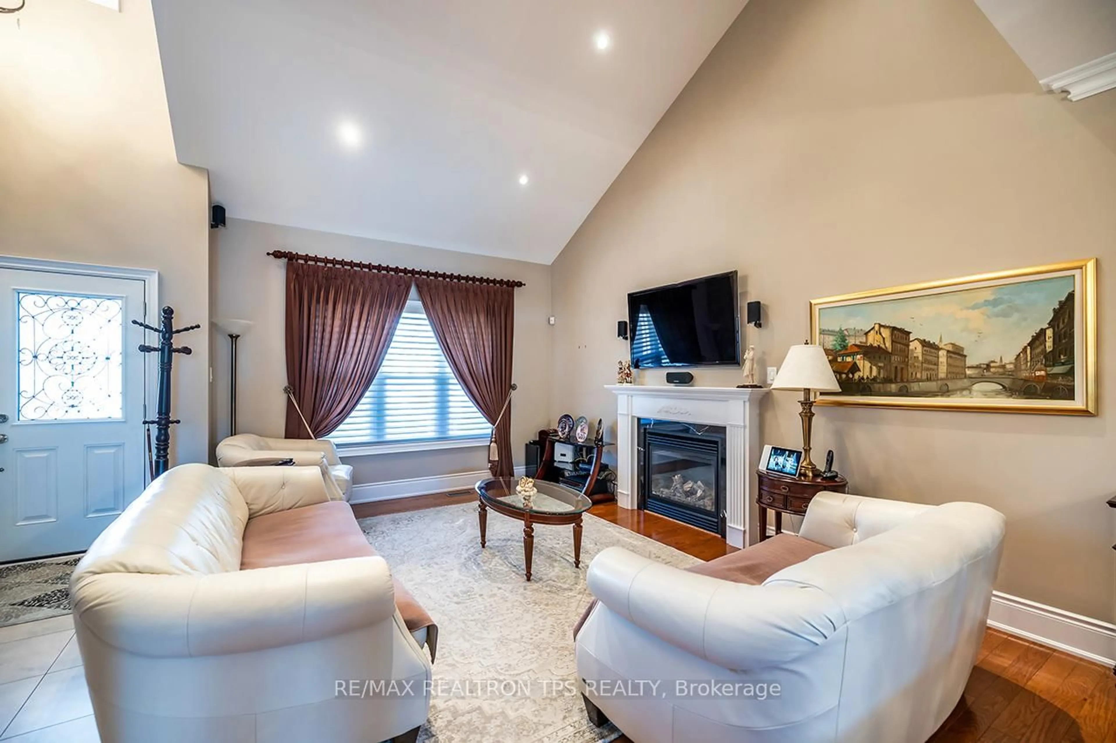Living room with furniture, unknown for 25 Leafield Dr, Toronto Ontario M1W 2R2