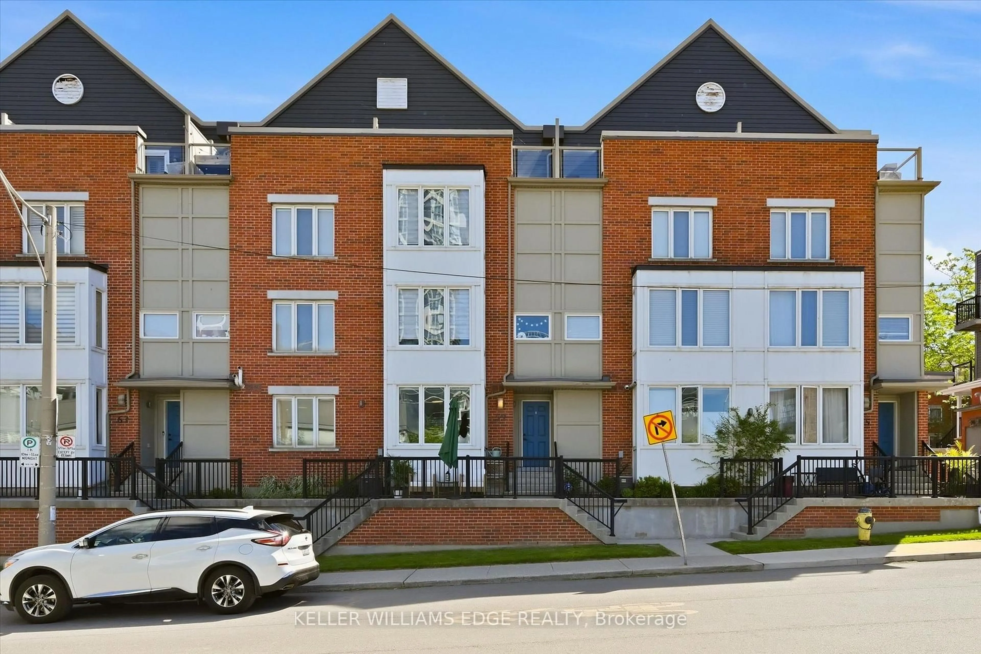 A pic from outside/outdoor area/front of a property/back of a property/a pic from drone, street for 59 Carroll St, Toronto Ontario M4M 3G2