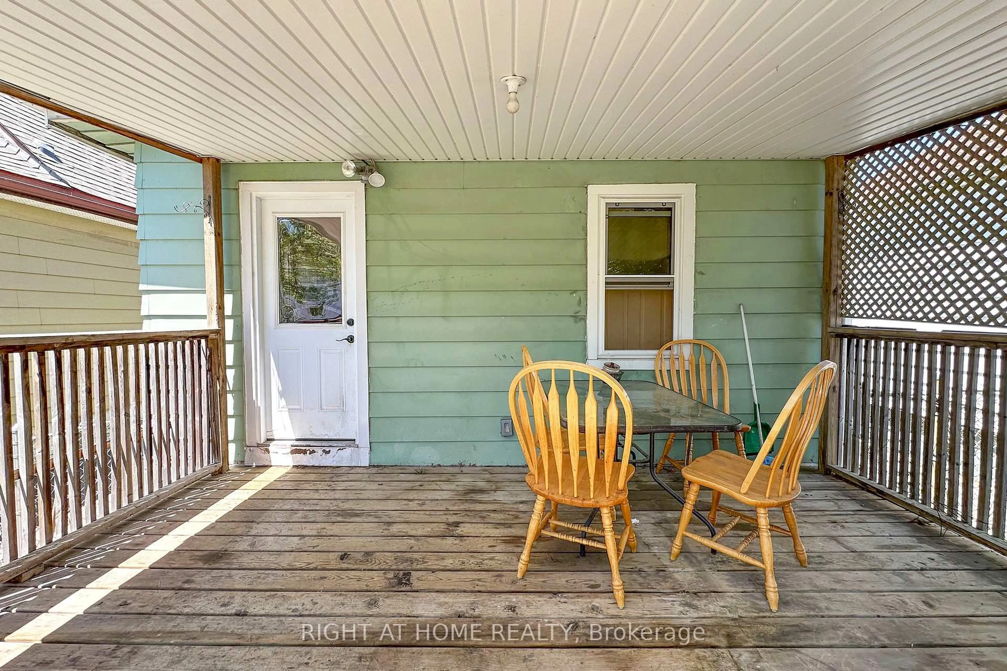 Patio, unknown for 235 Edward Ave, Oshawa Ontario L1H 3A6